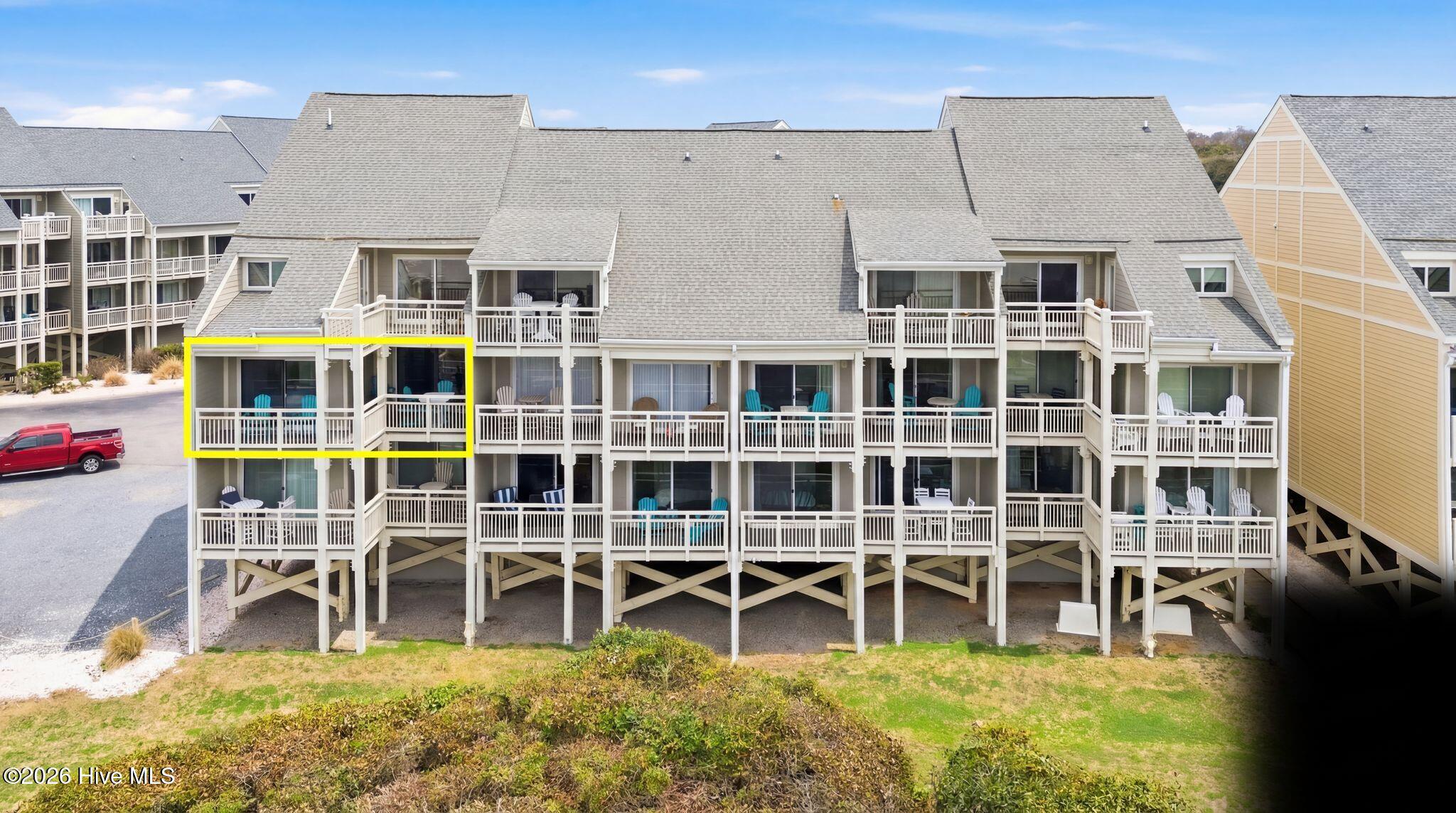 100557699 | Photo 37