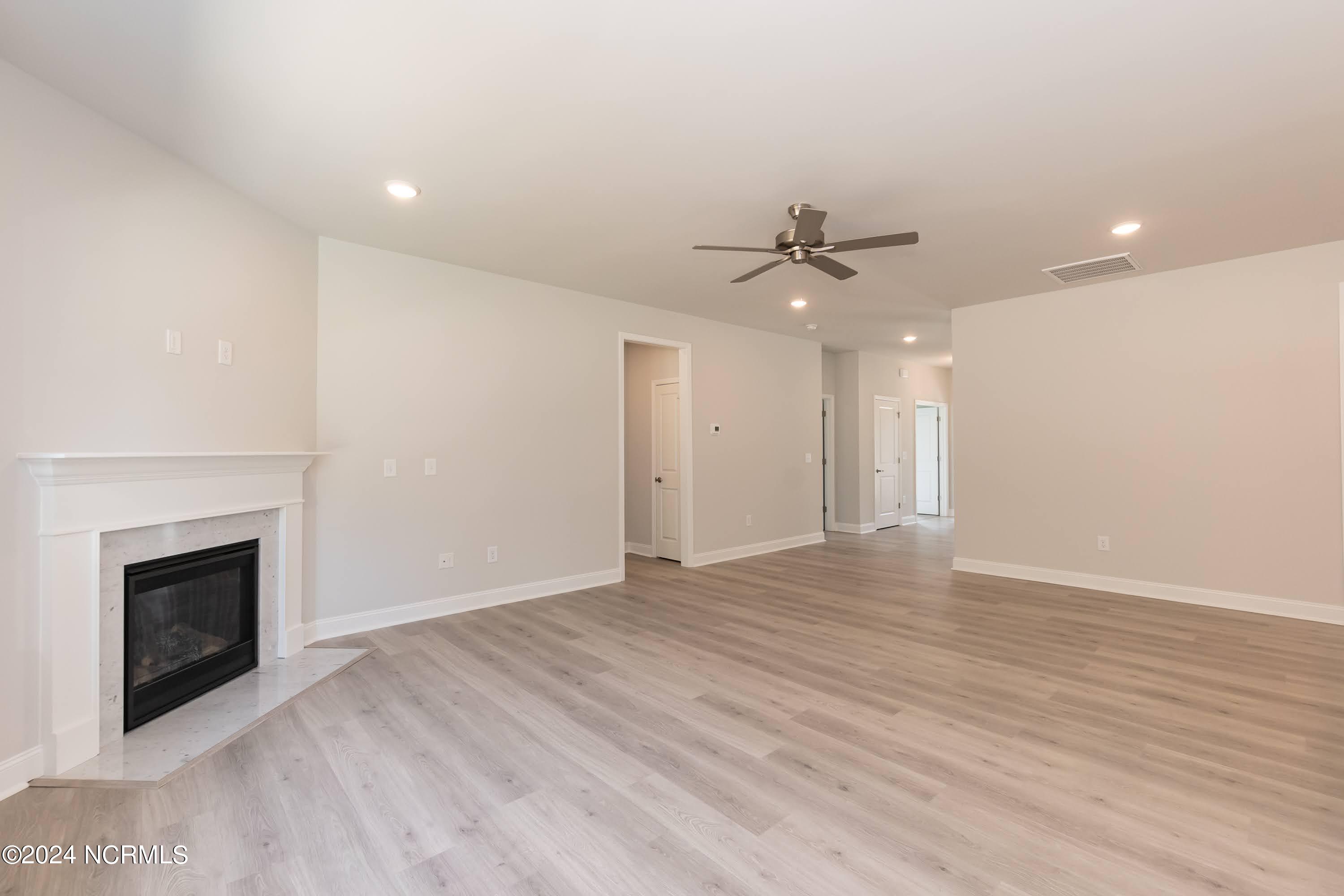 256 Nellie Lane, Swansboro, NC 28584 – photo 12: Living 01
