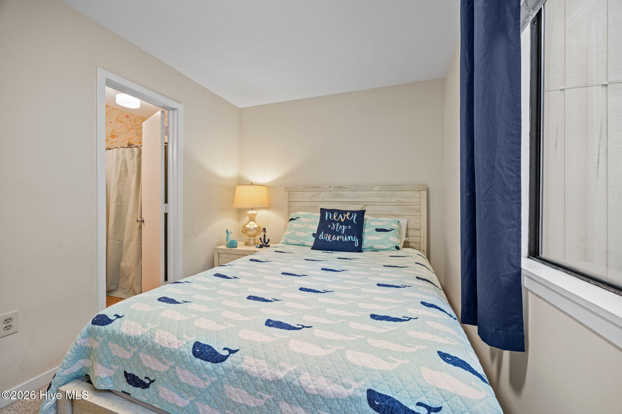 100561637 | Photo 23