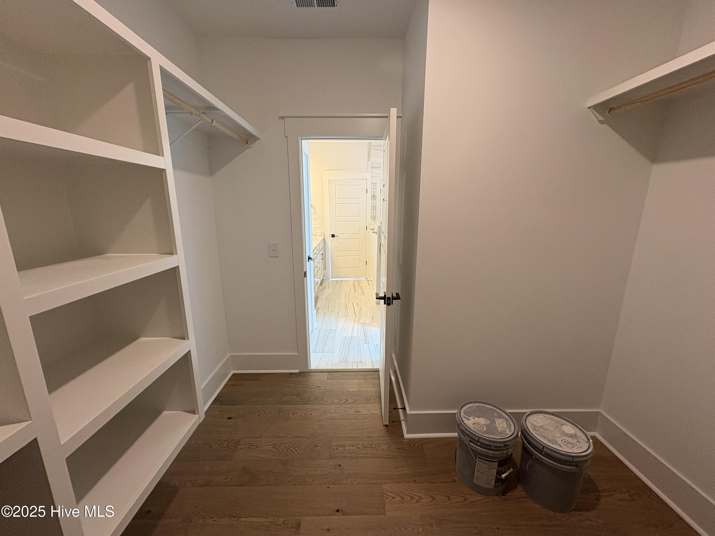 100521777 | Photo 41