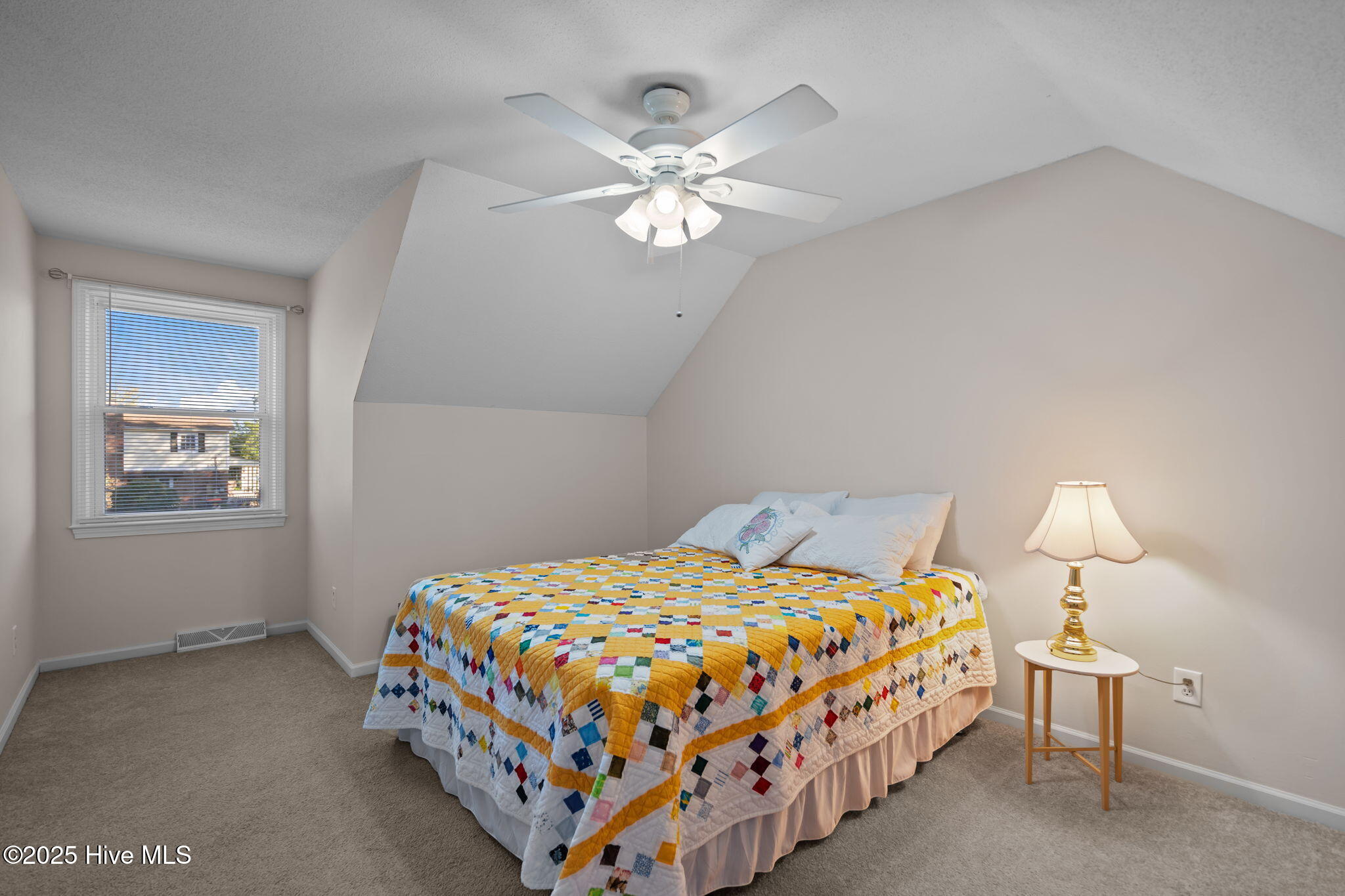 100551832 | Photo 27