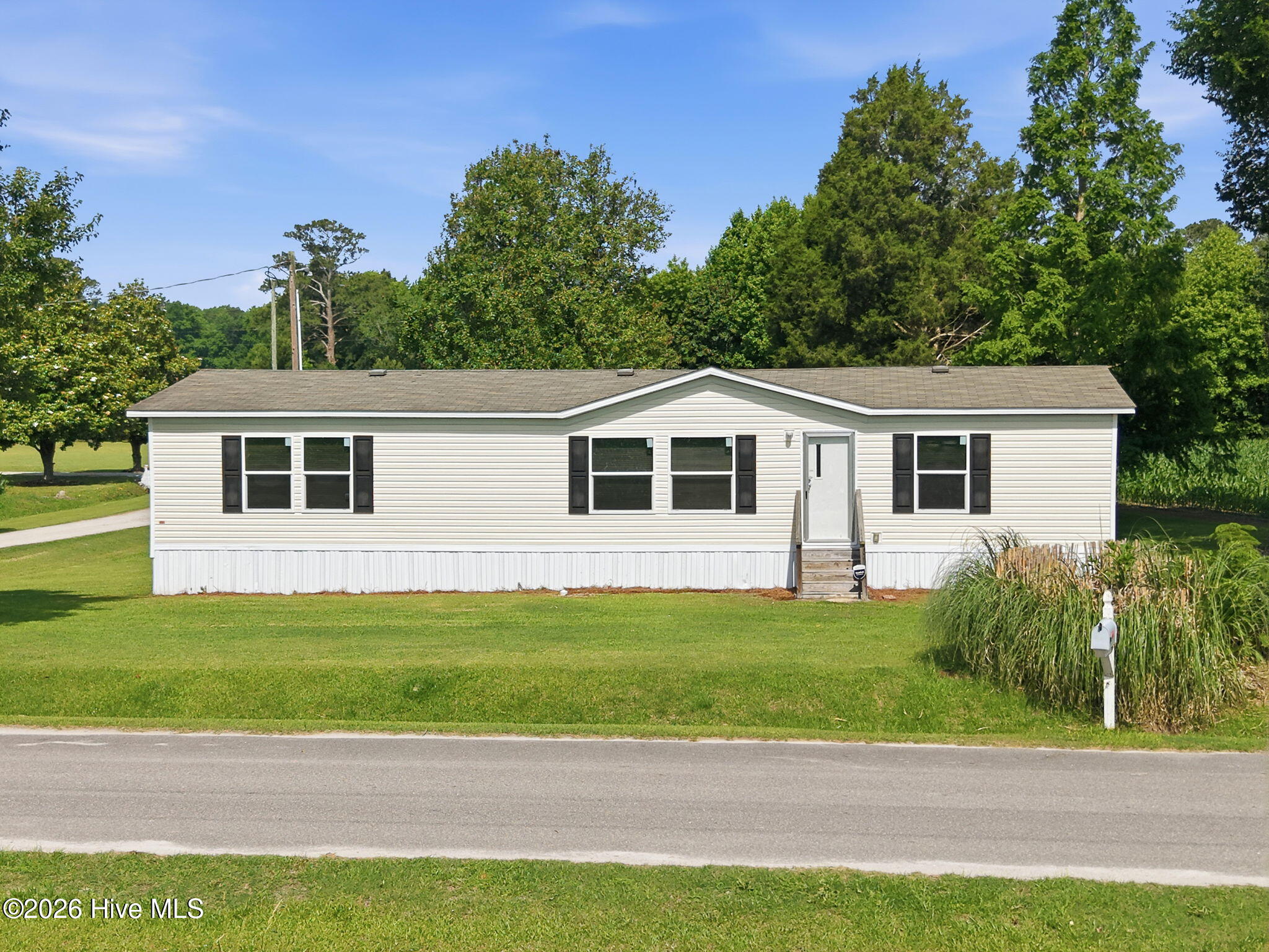 Exterior photo of 346 Bright Rd 1, Washington, NC 27889. MLS: 100579008