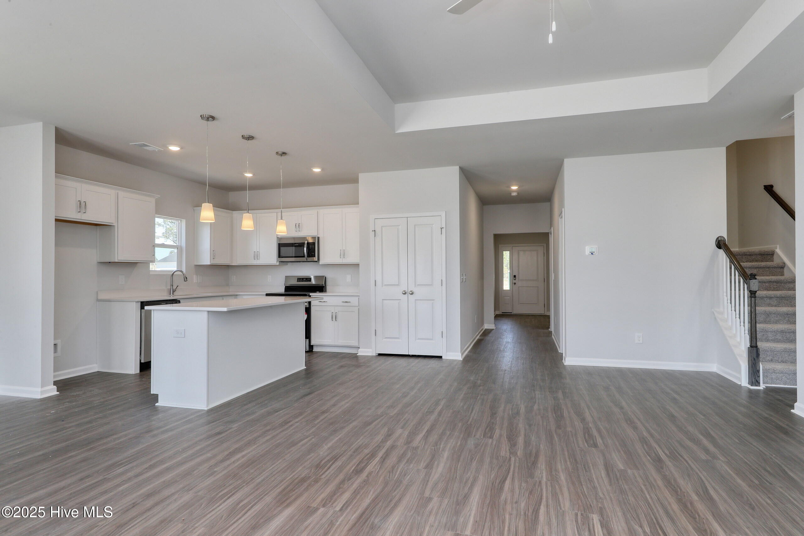 100517565 | Photo 25