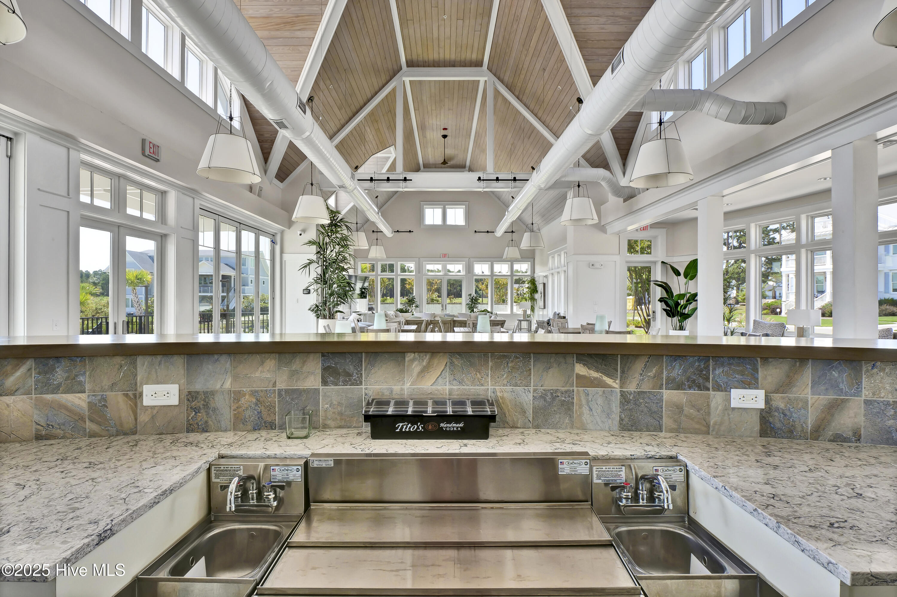 100520014 | Photo 92