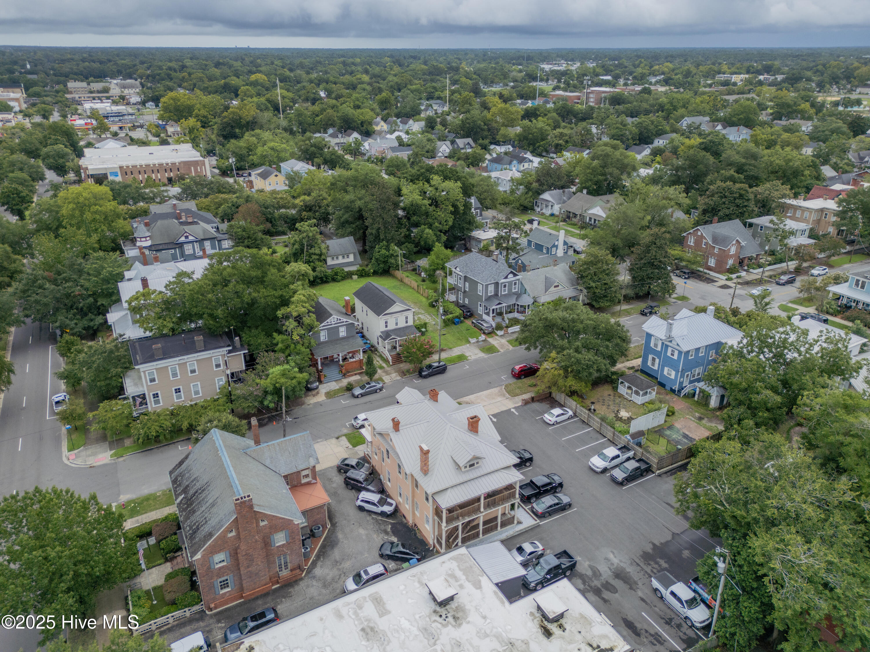 100525838 | Photo 36