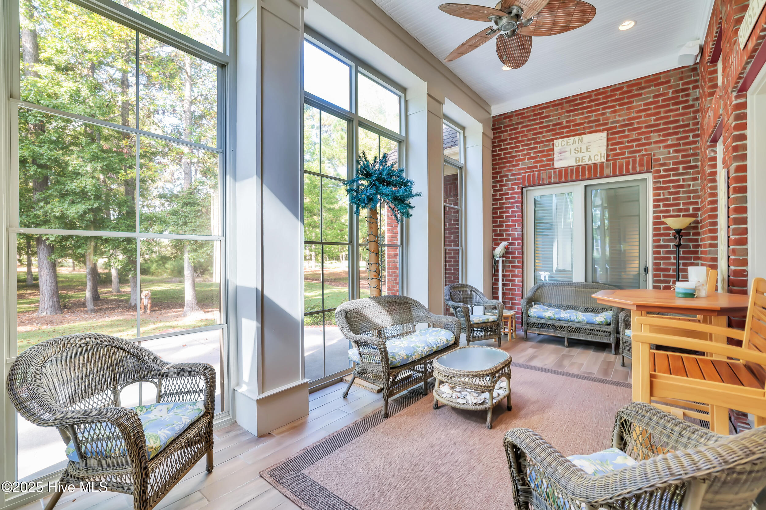 100533787 | Photo 39