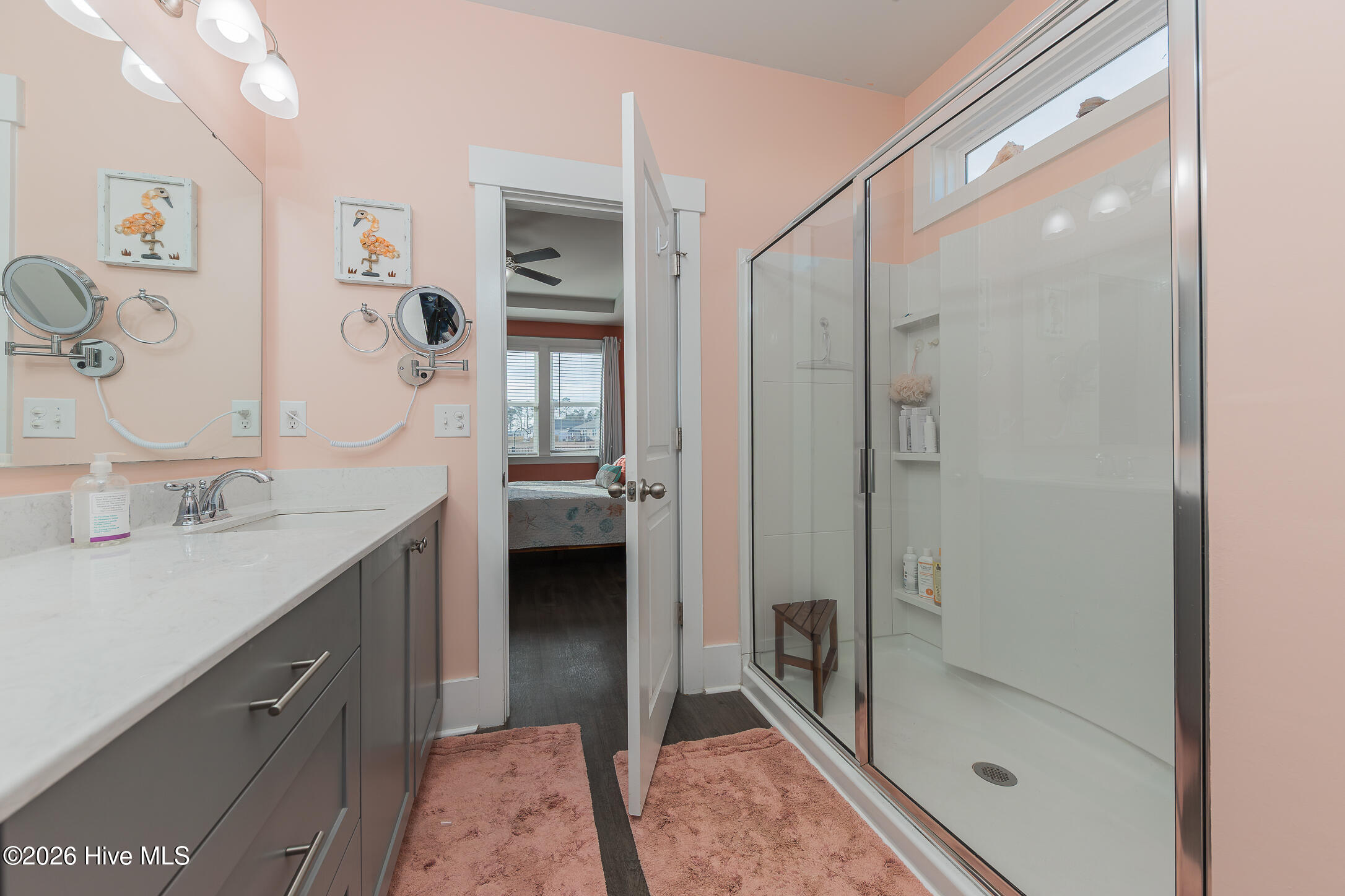 100555263 | Photo 25