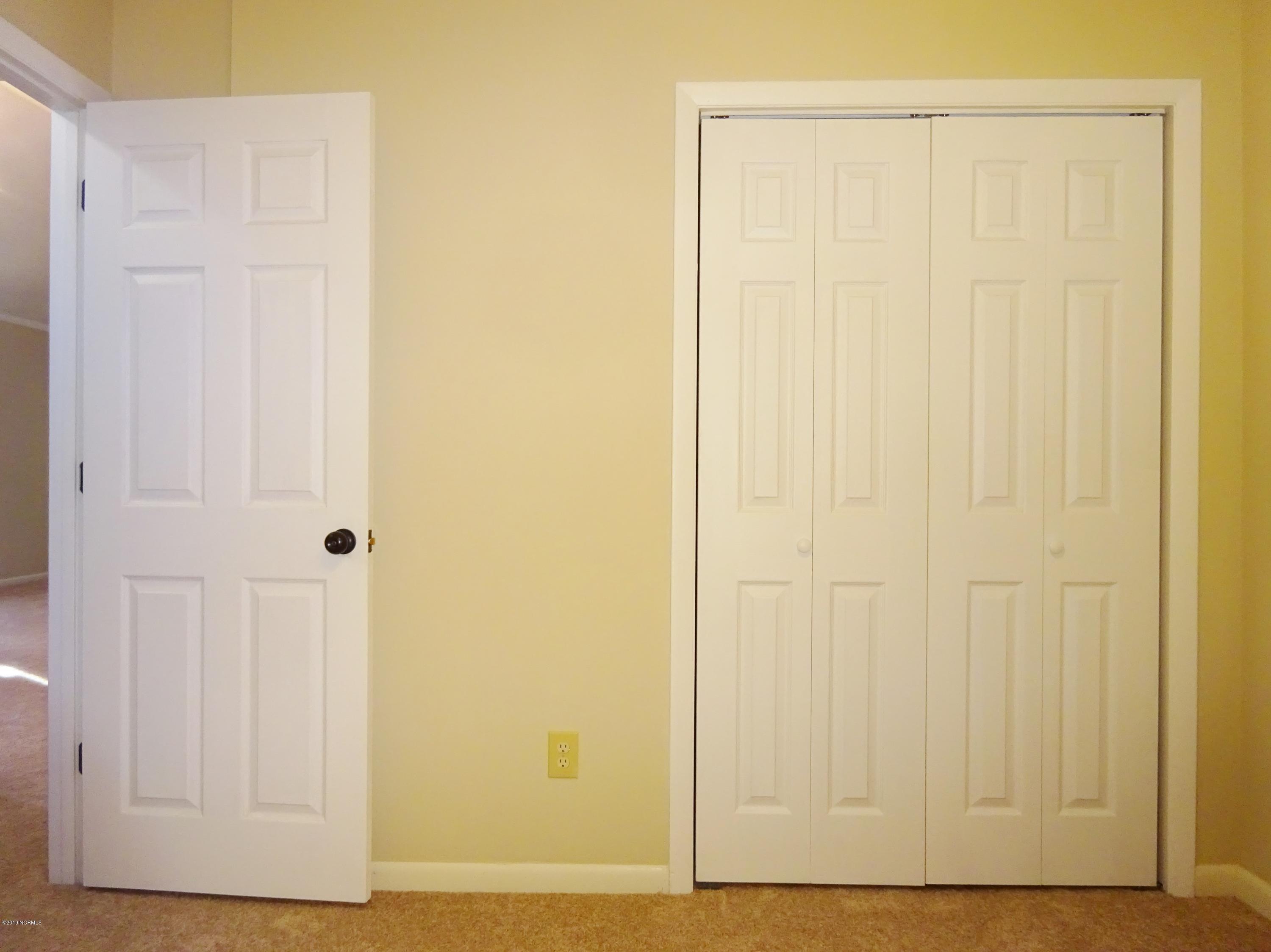 100560130 | Photo 19