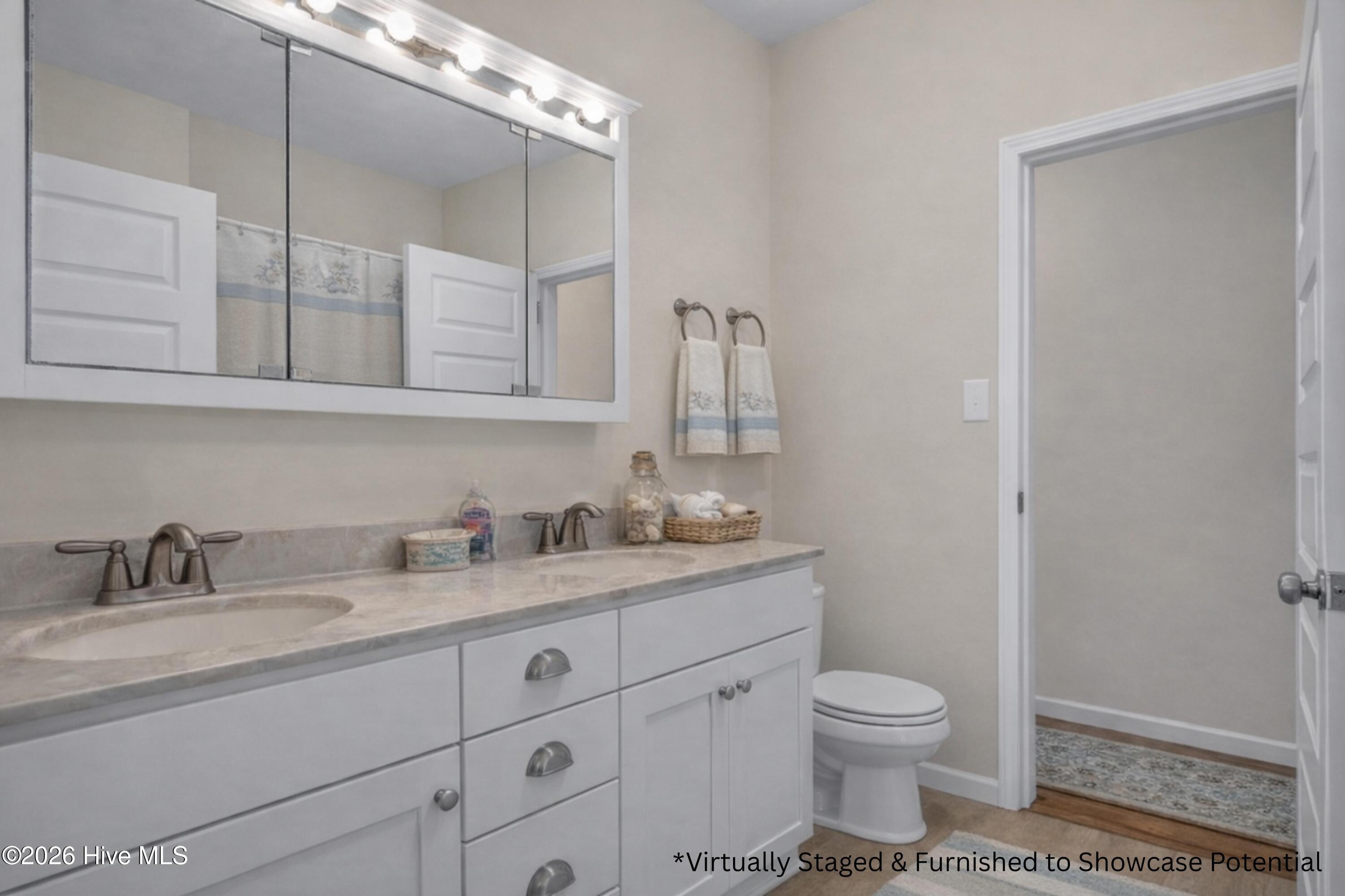 100563566 | Photo 28