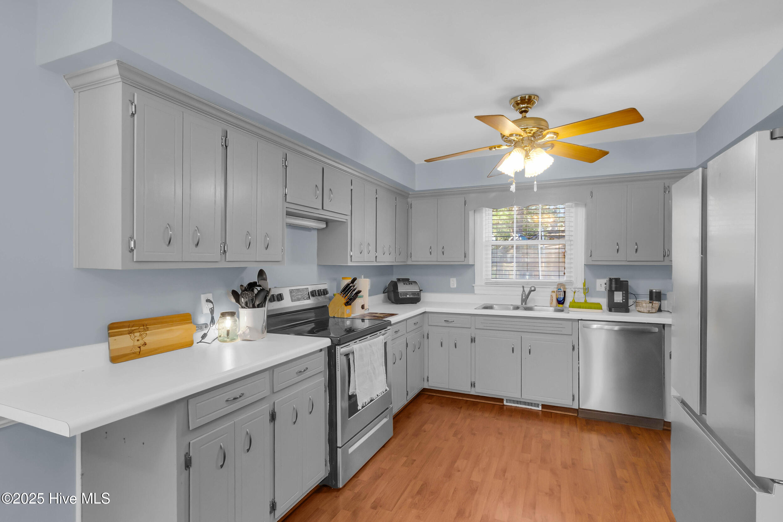 Homes for sale in Trent Woods, NC | 605 River Rd, Trent Woods, NC 28562 | MLS# 100538495