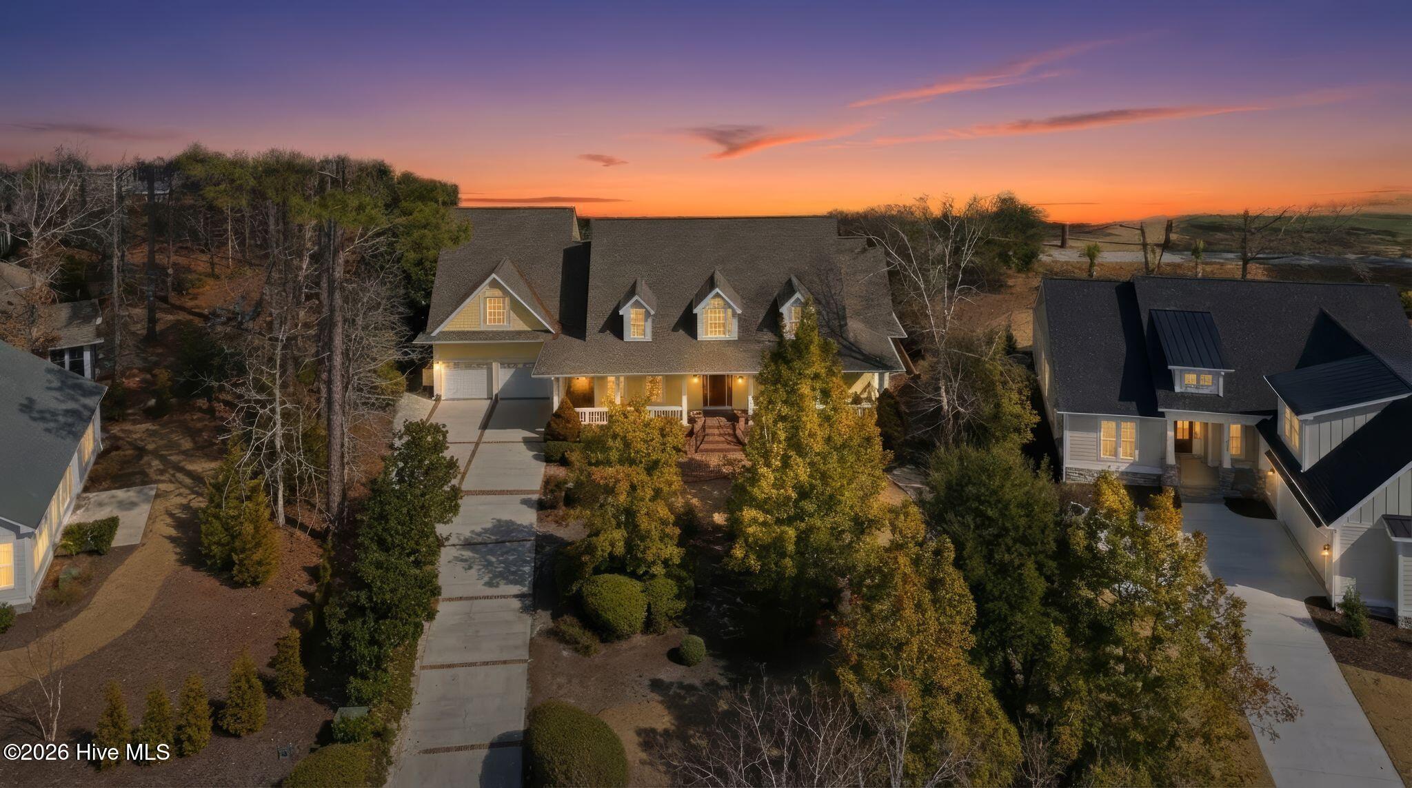 100561180 | Photo 88