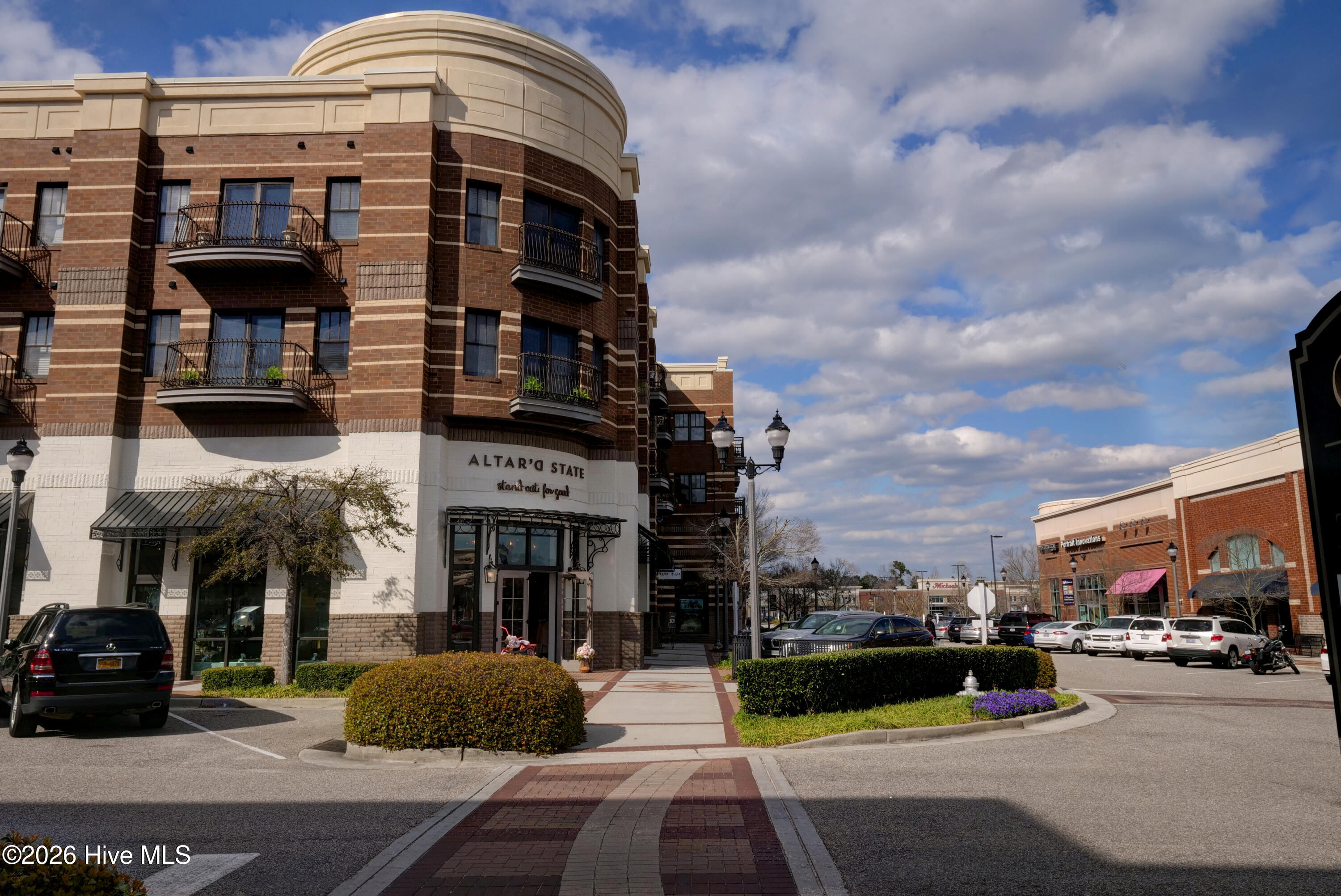 100558584 | Photo 42