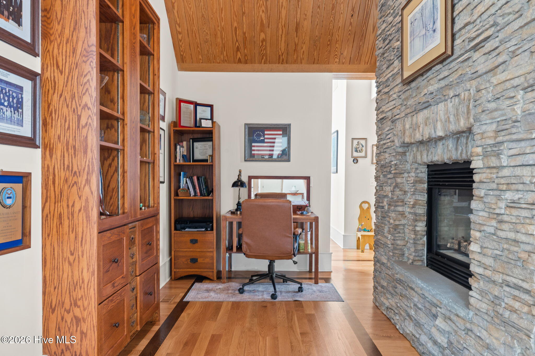 100563236 | Photo 22