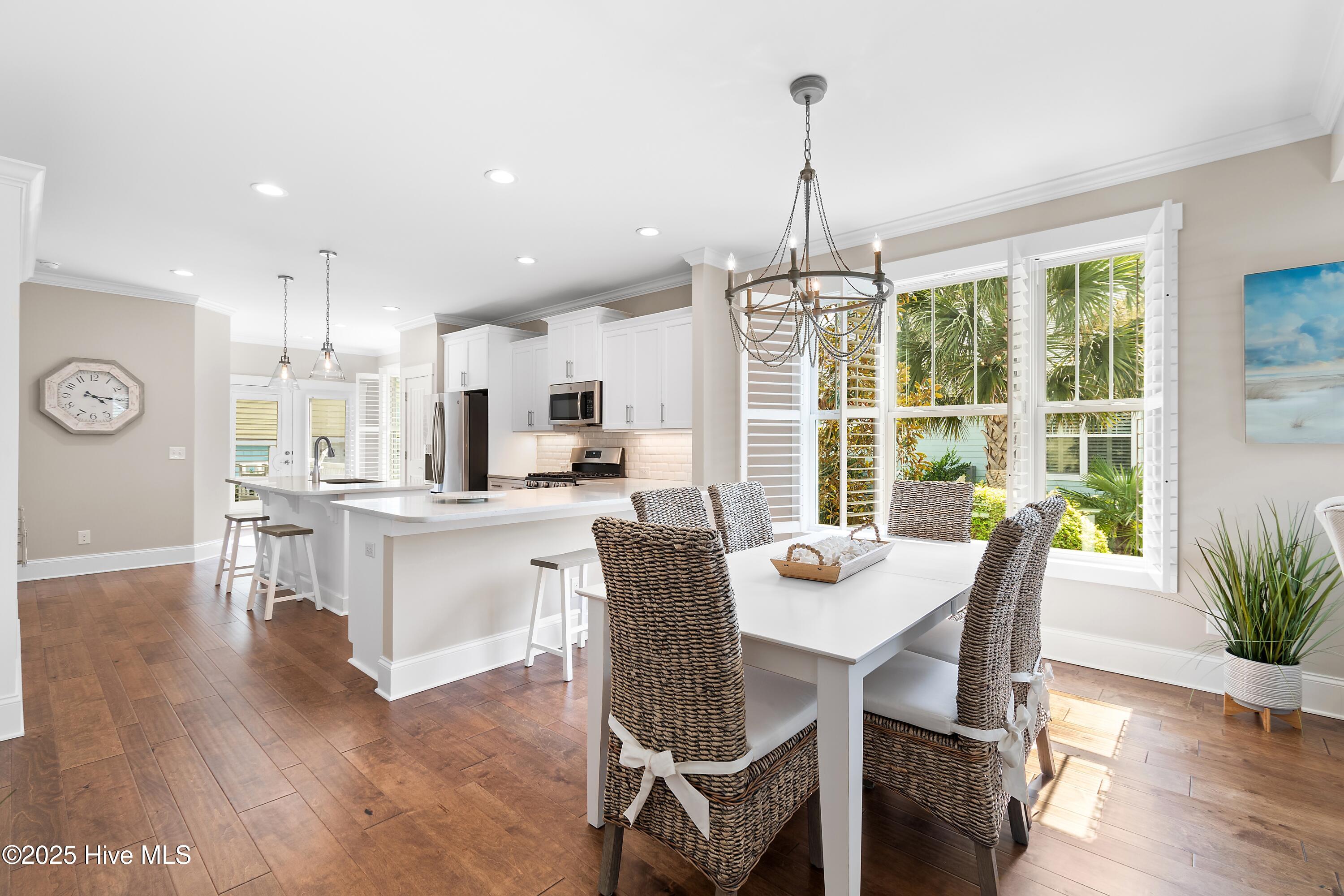 100521650 | Photo 15