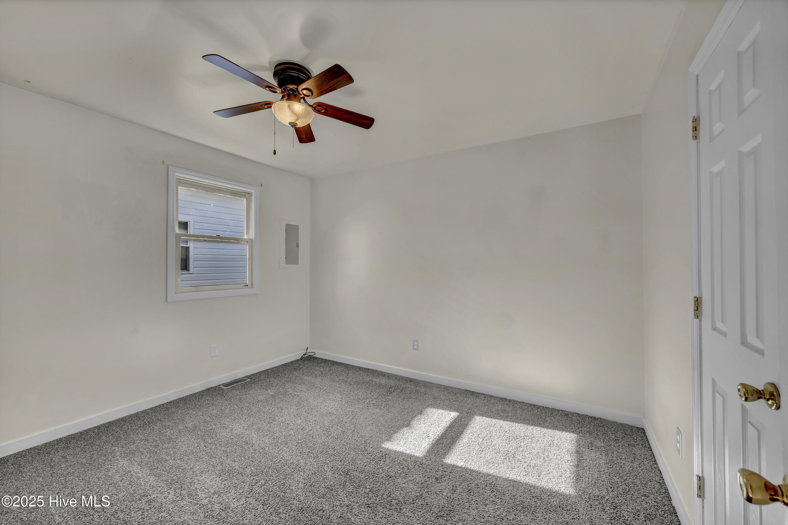 100545424 | Photo 22