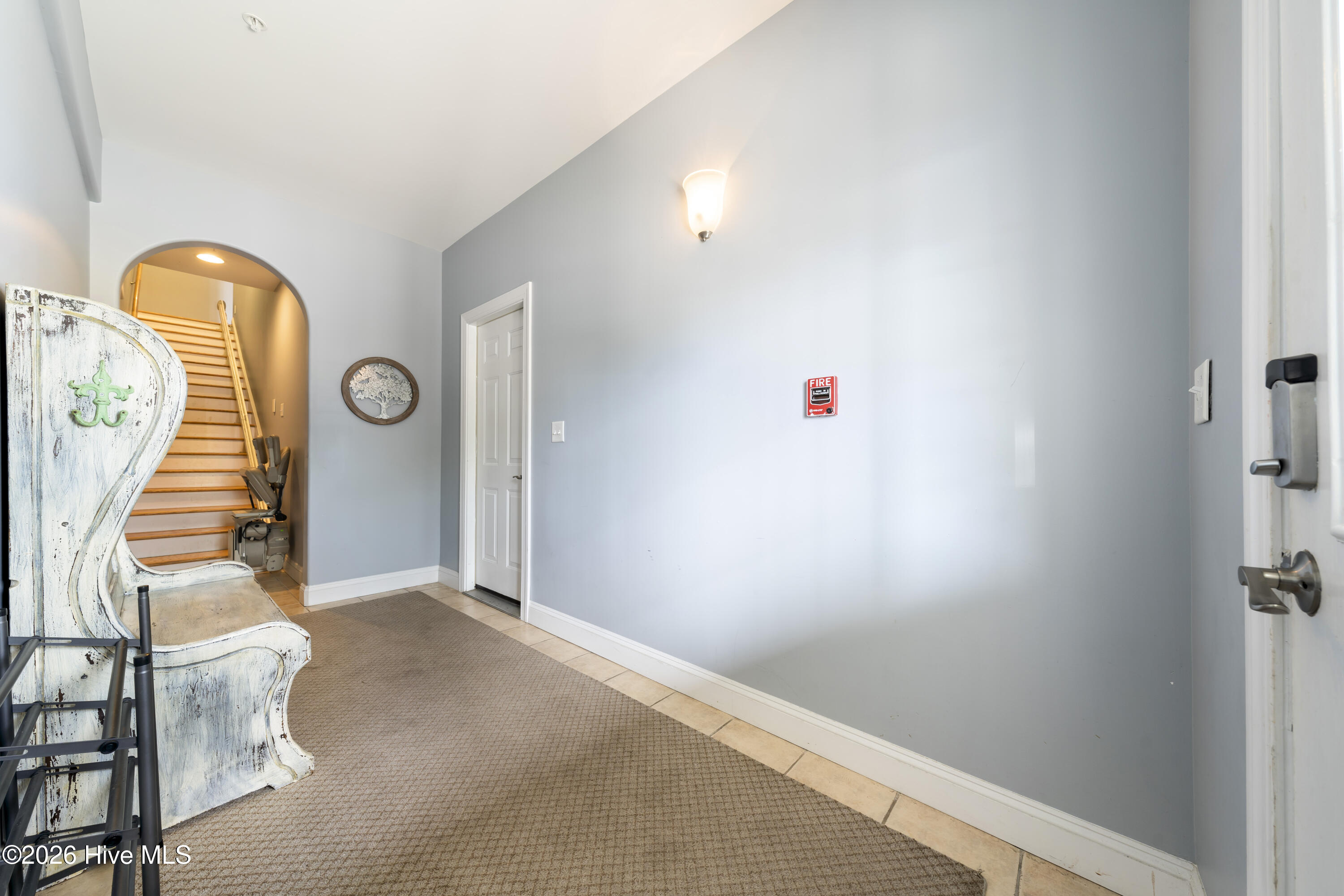 100530858 | Photo 14