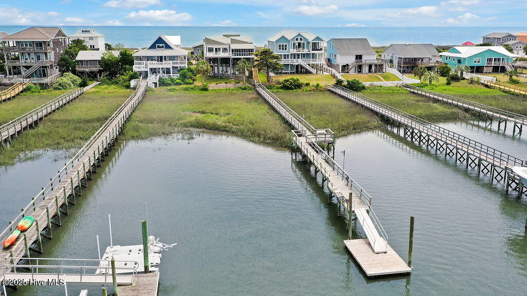 100508979 | Photo 111