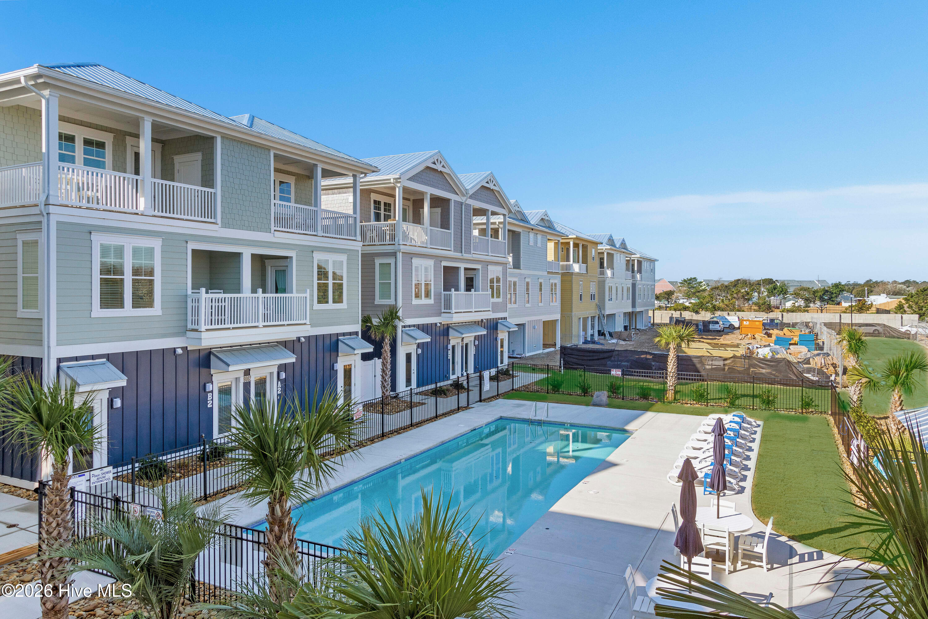 100565298 | Photo 12