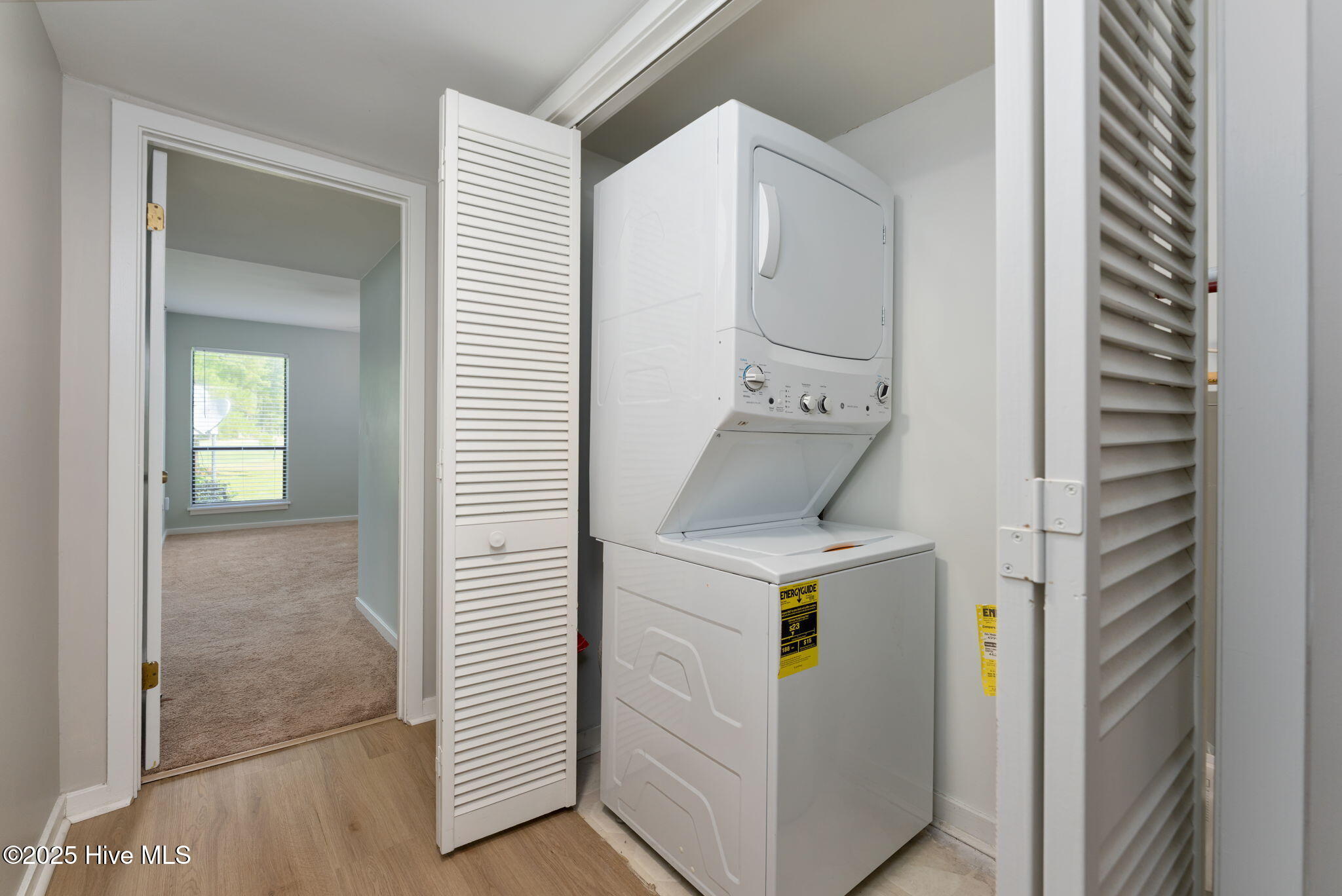 100519799 | Photo 24