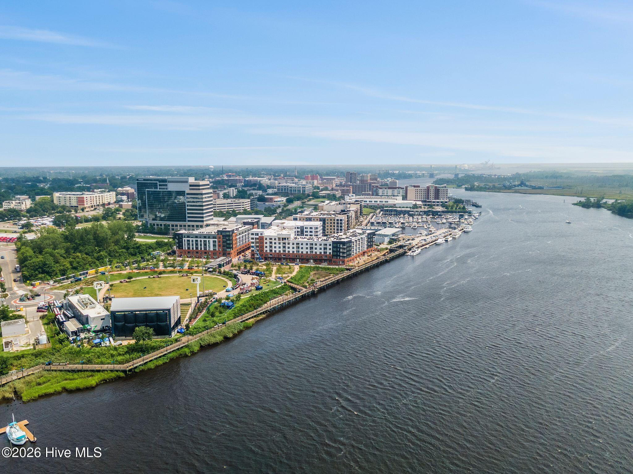 100559887 | Photo 46