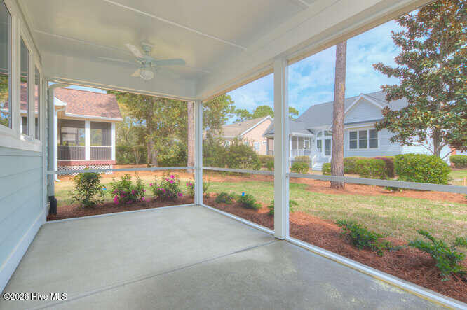 100563707 | Photo 42