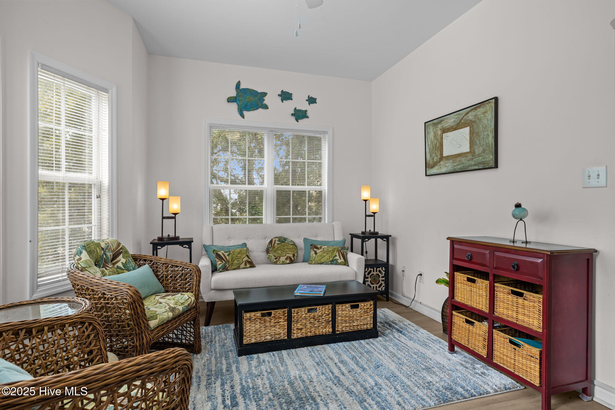 100526742 | Photo 30