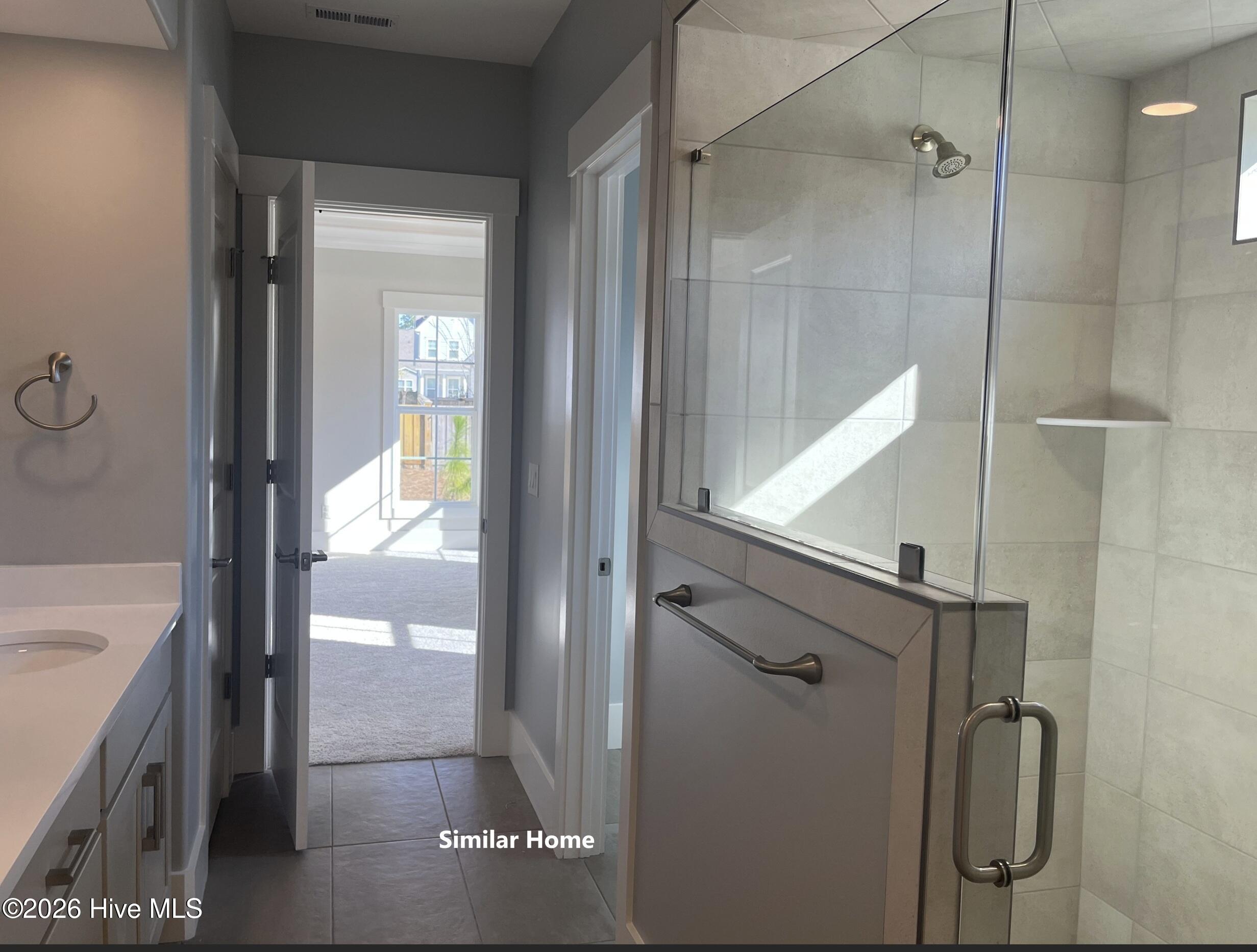 100553760 | Photo 16