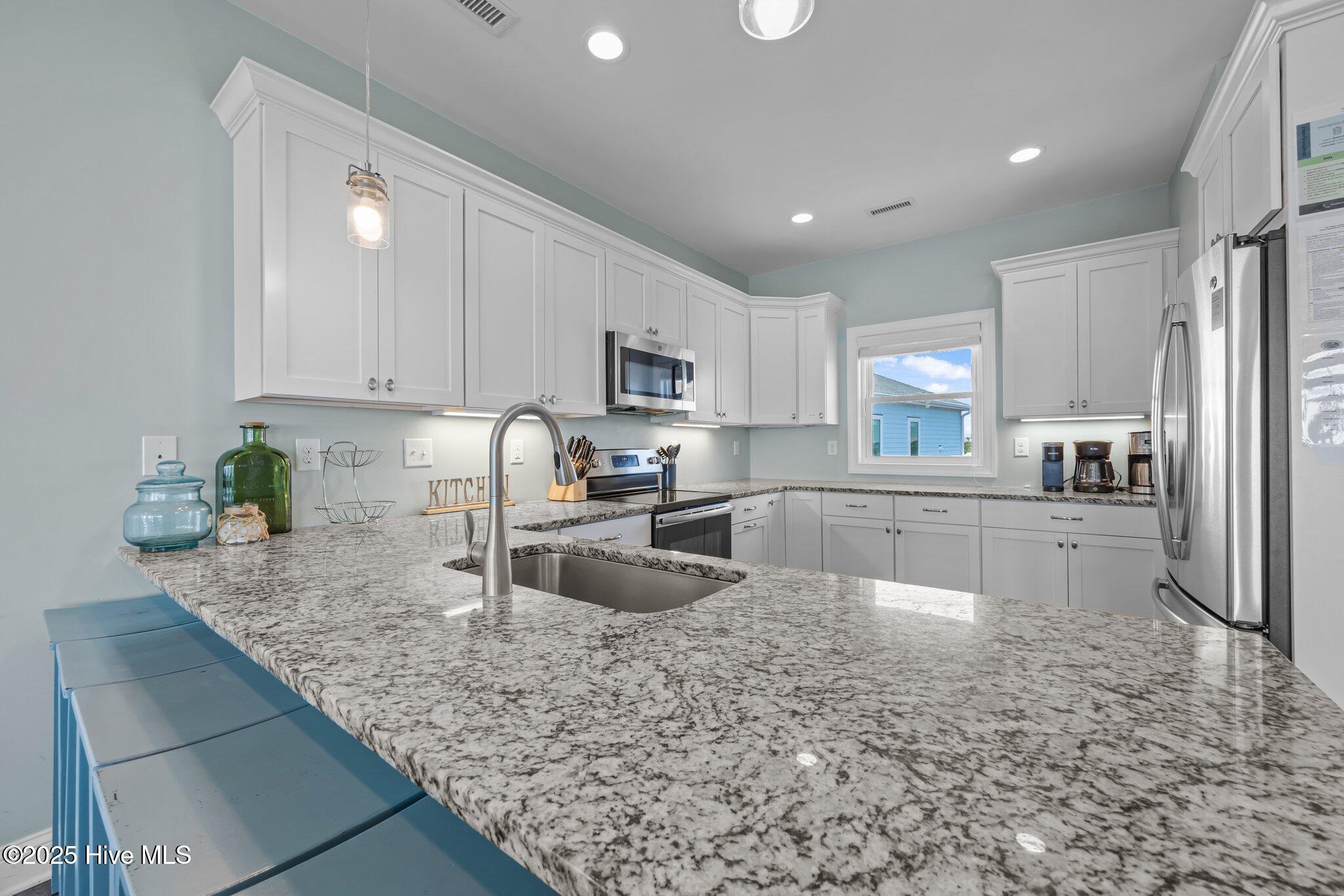 100535053 | Photo 25