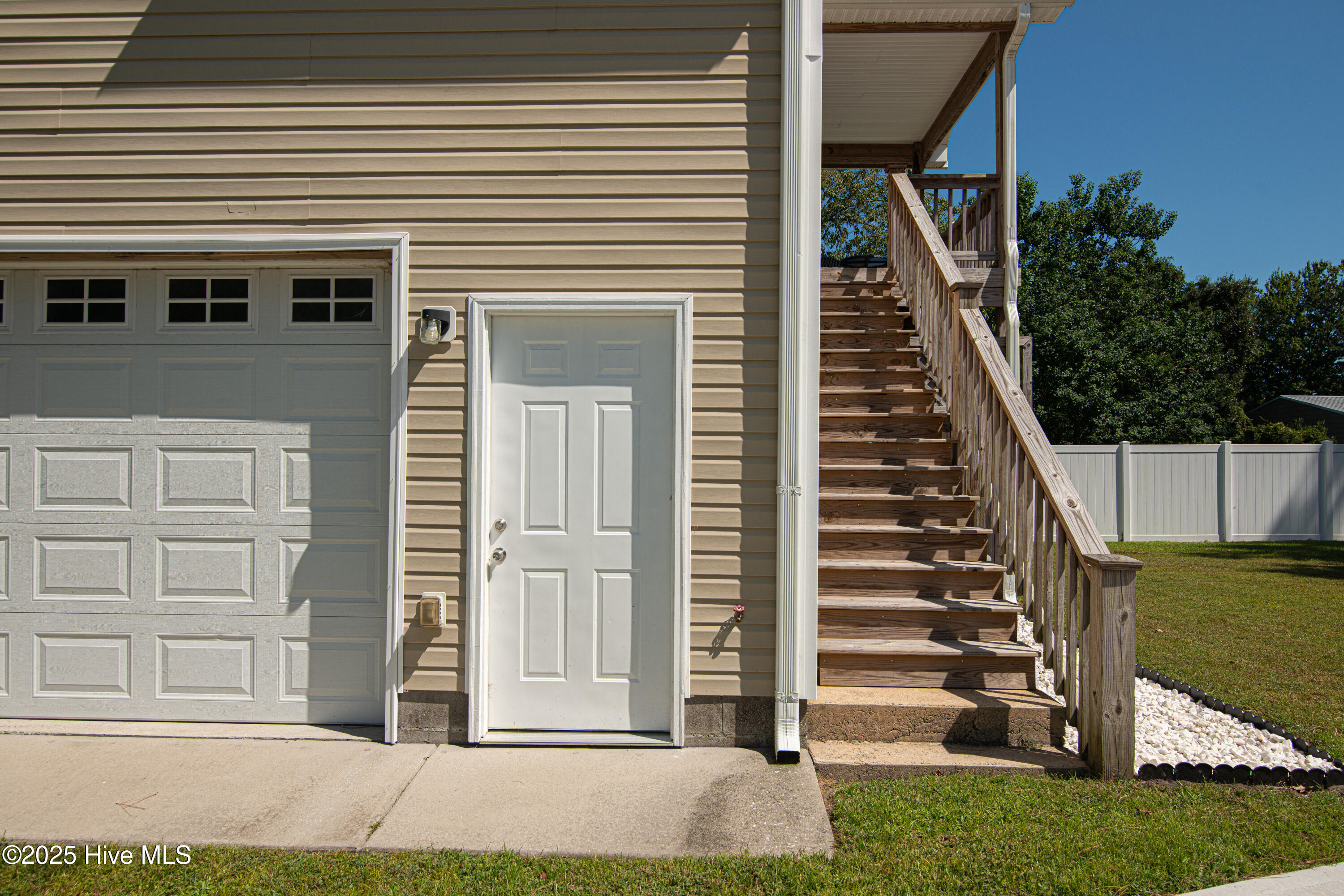 100530224 | Photo 46