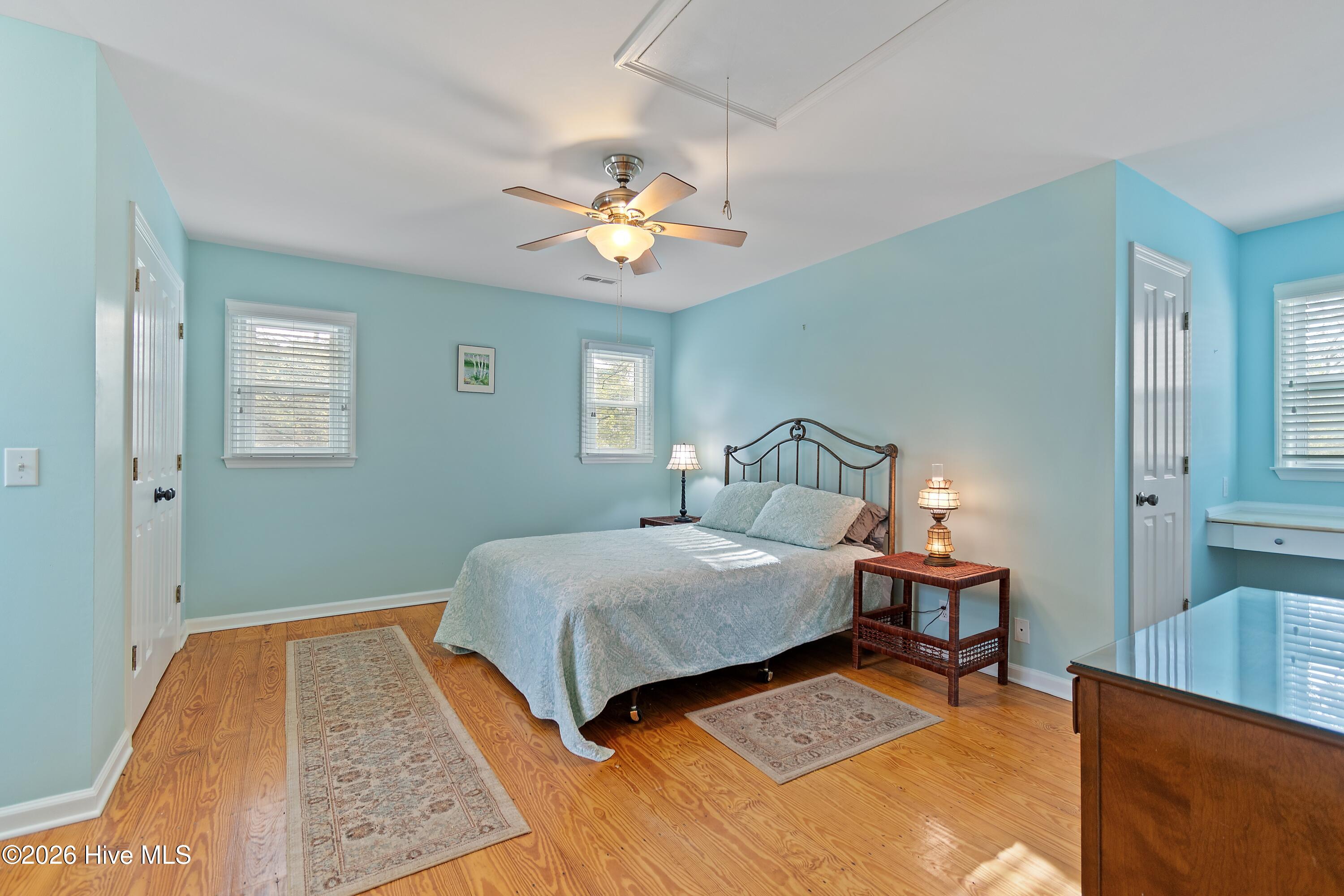 100564312 | Photo 28