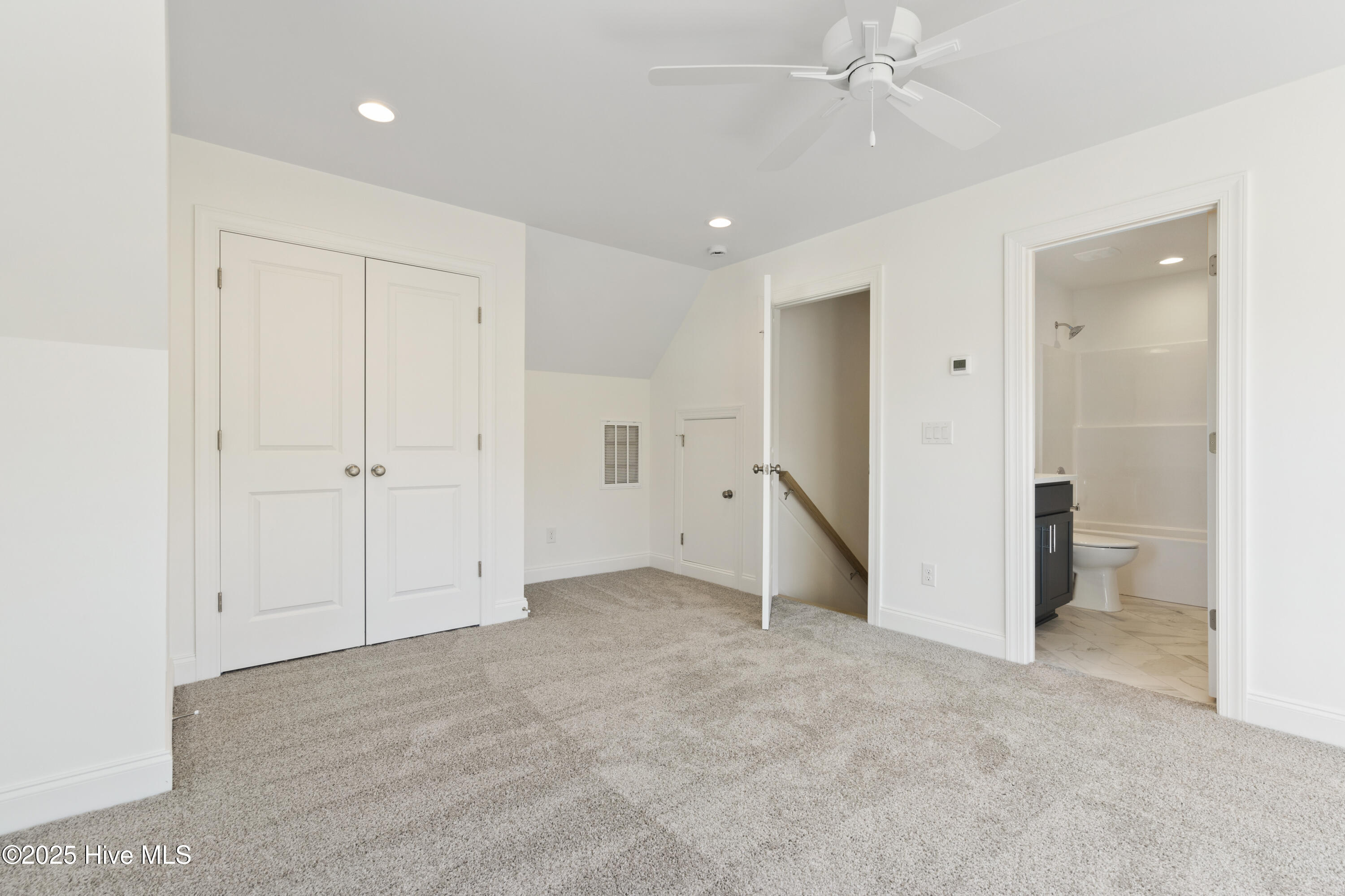 100517752 | Photo 34