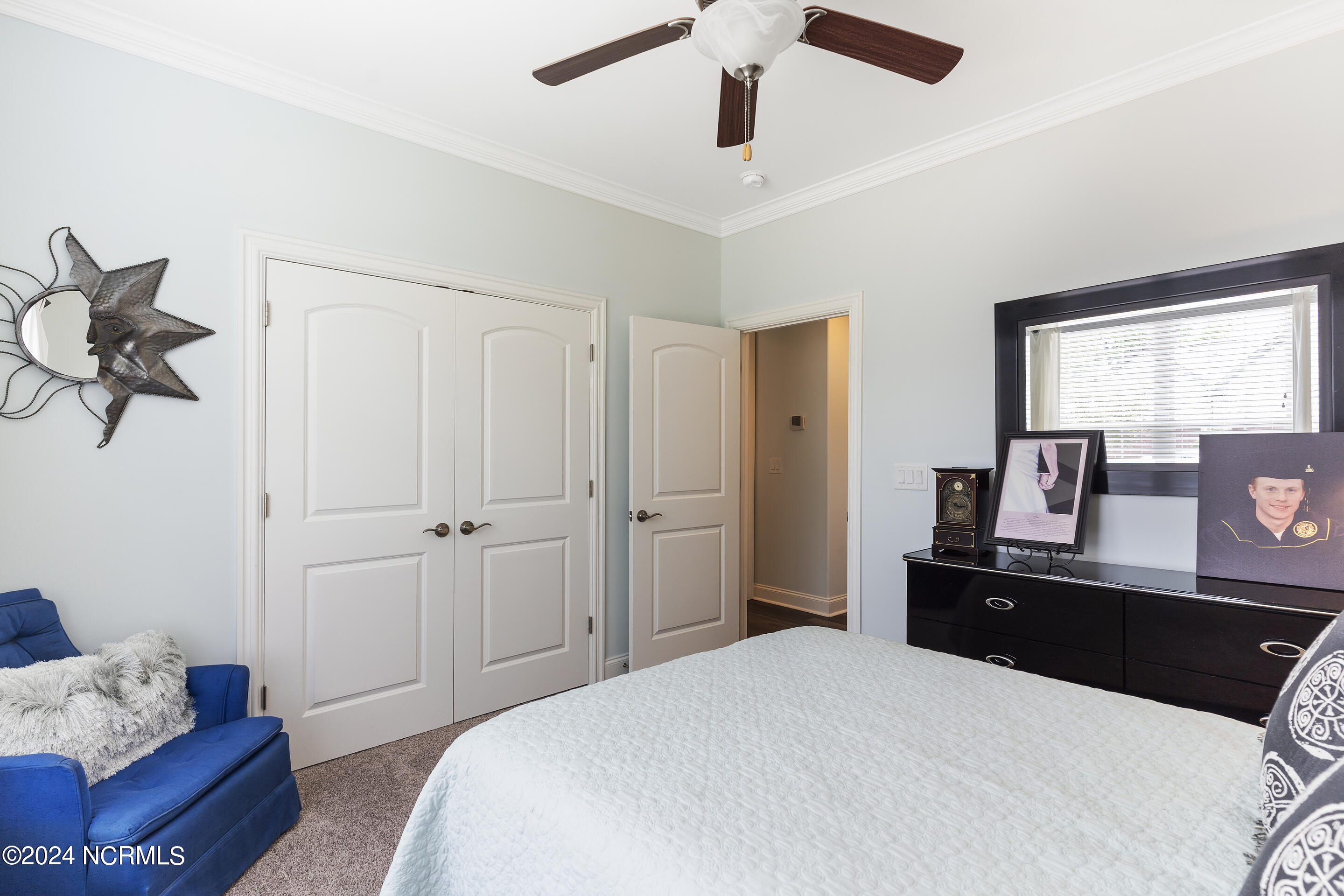 100554009 | Photo 25