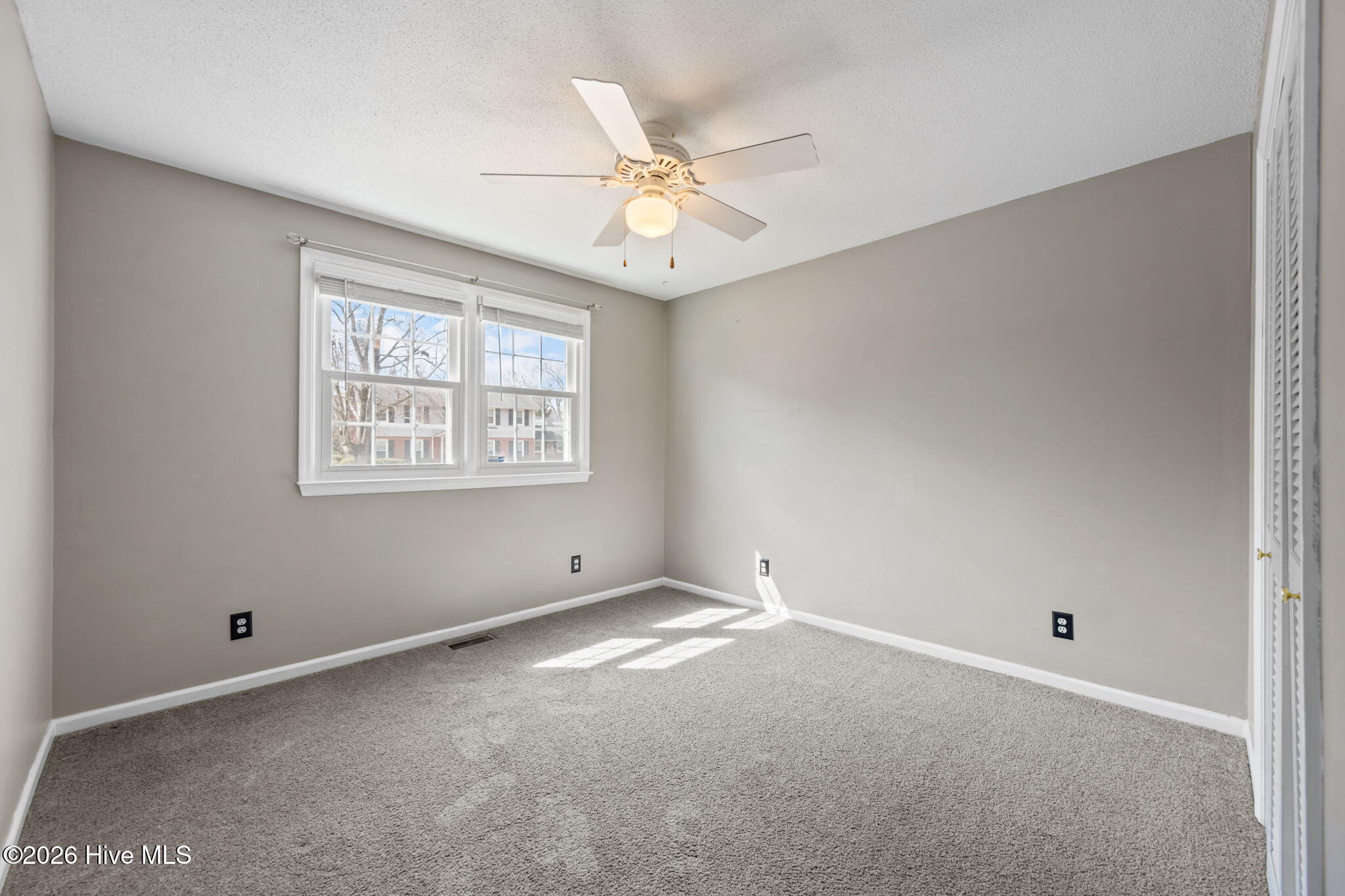 100554192 | Photo 54