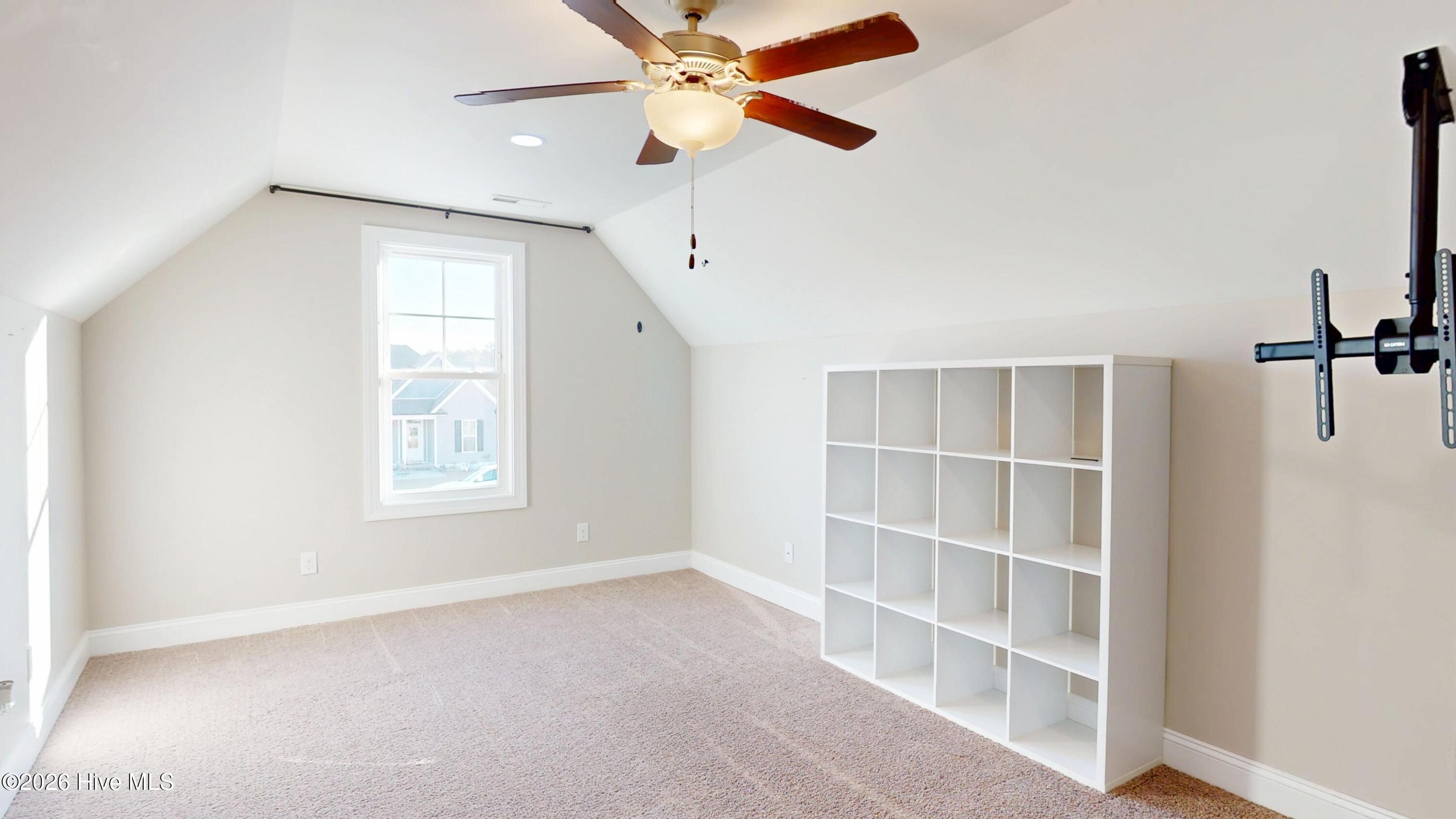 100547102 | Photo 50