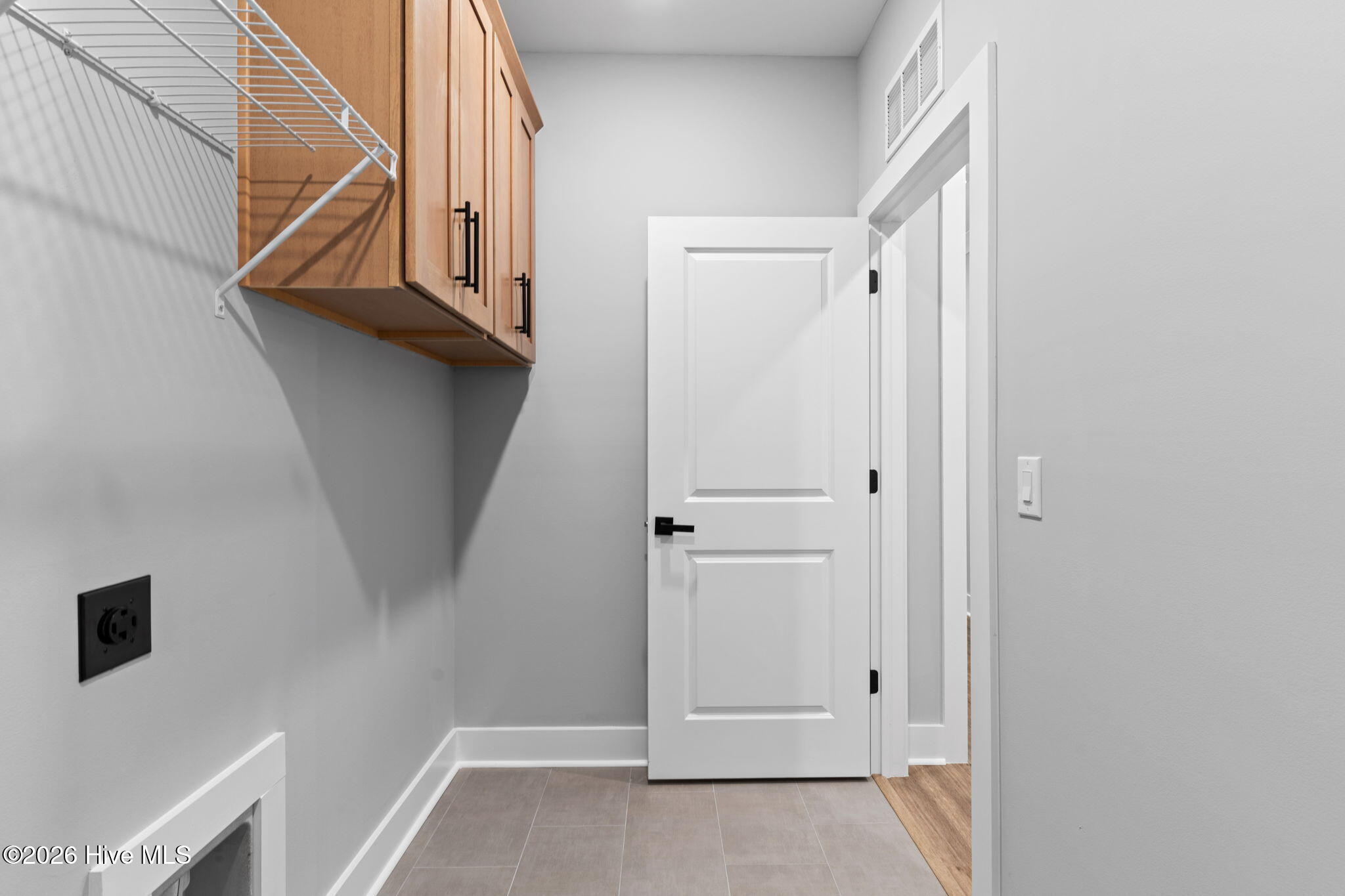 100557701 | Photo 37