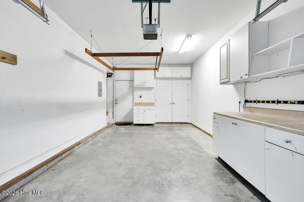 100565781 | Photo 28