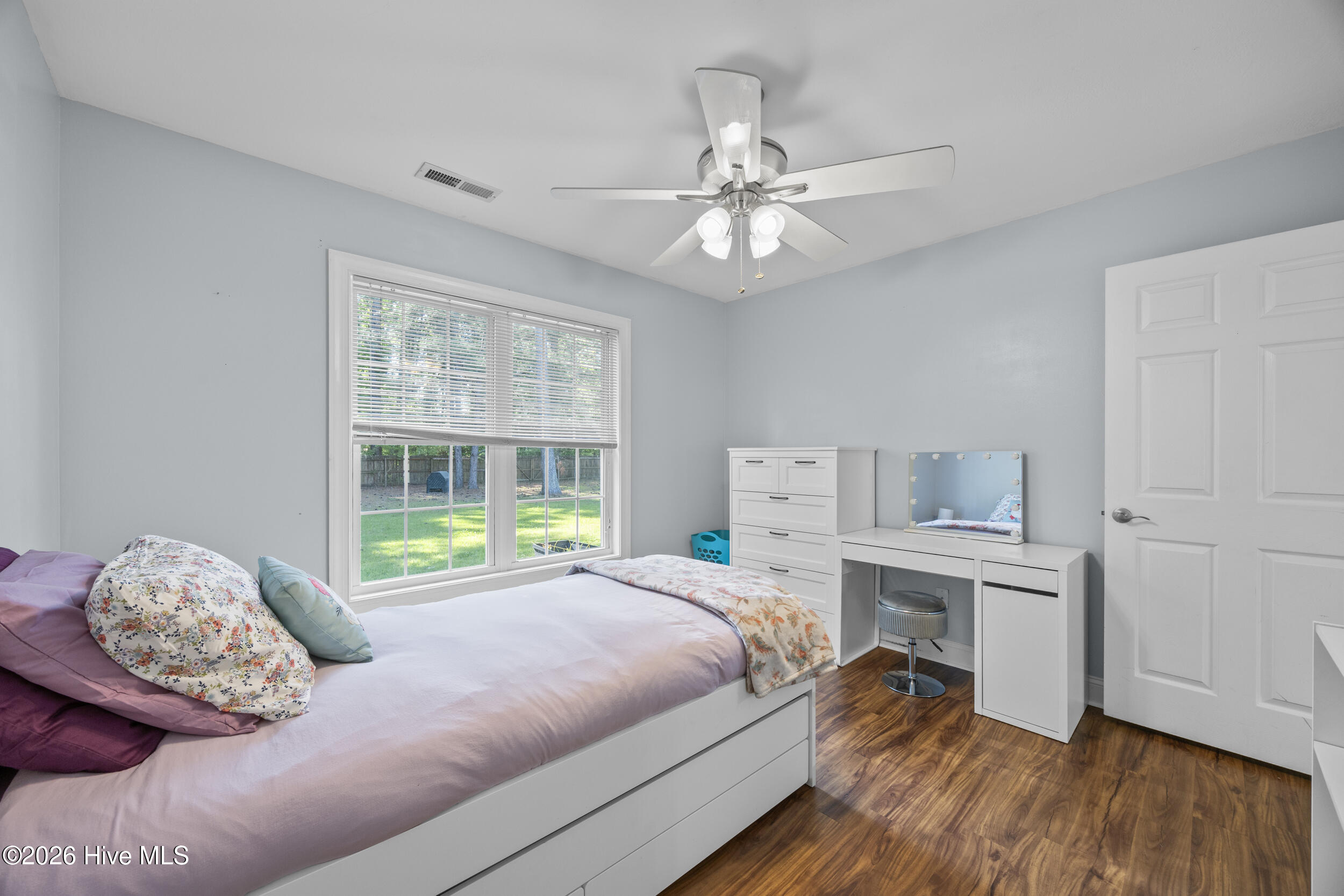 100567531 | Photo 36