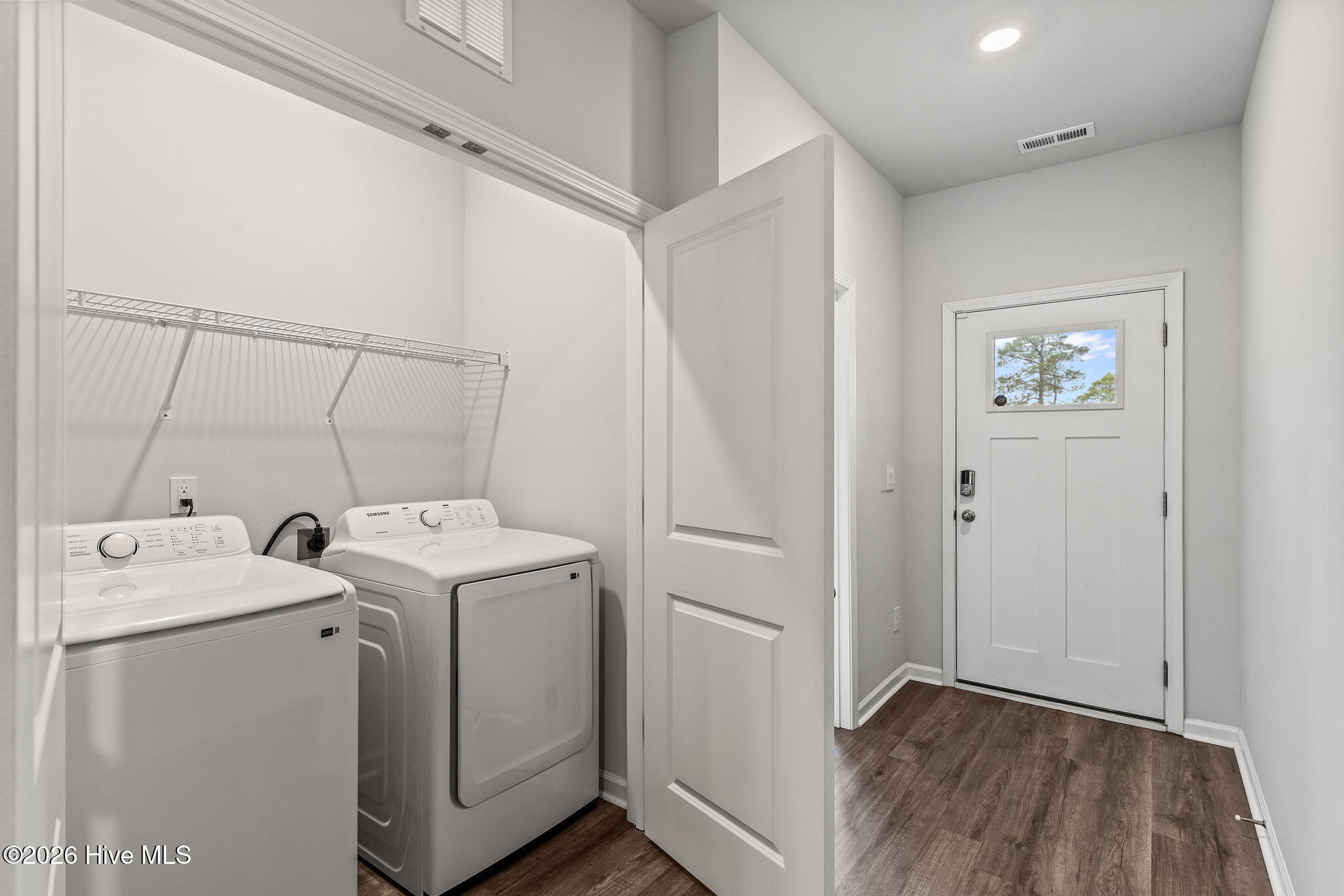 100563227 | Photo 29