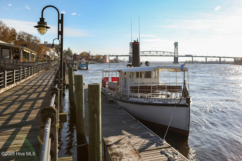 100544727 | Photo 48