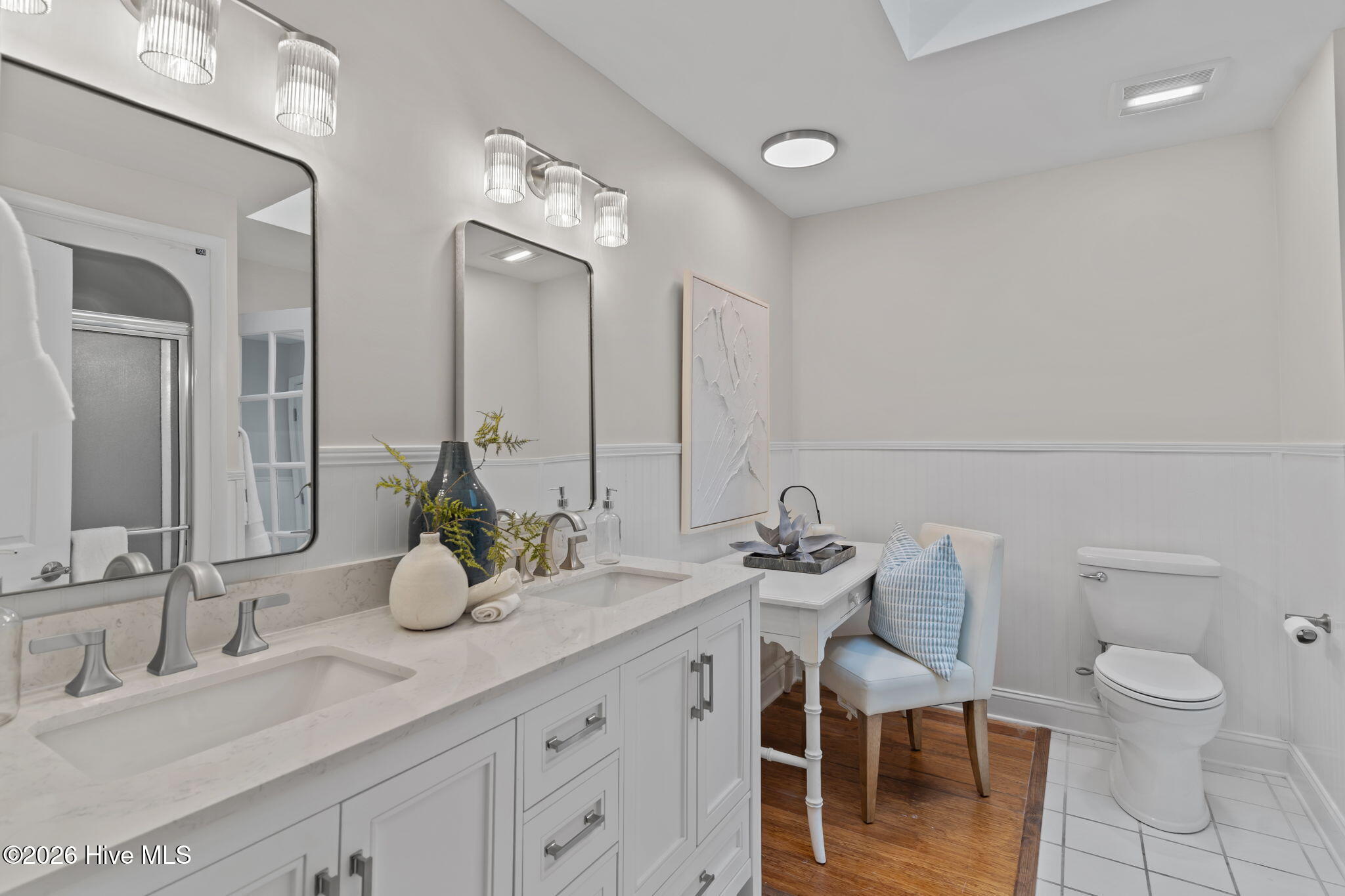 100567890 | Photo 30