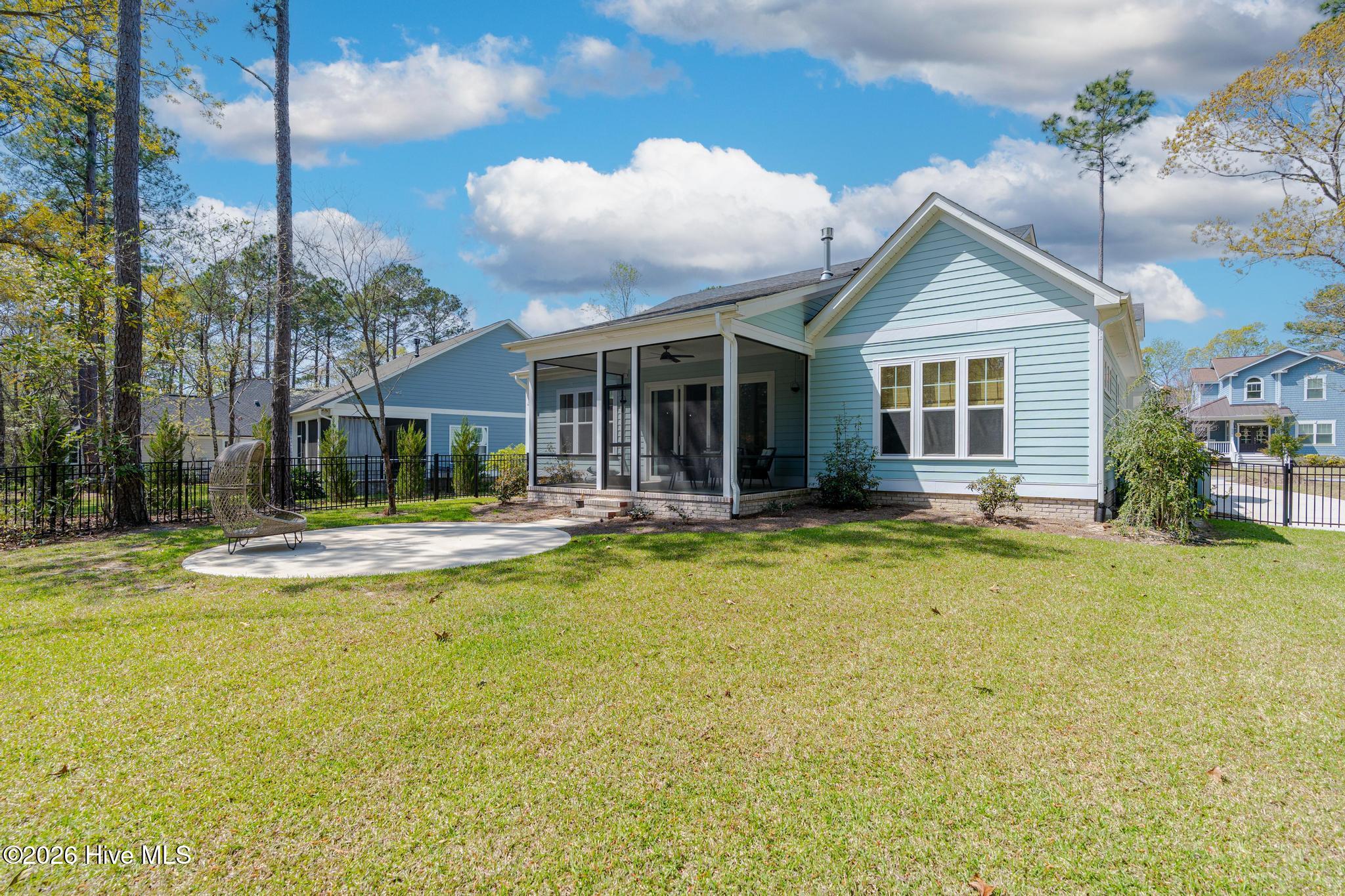 100564627 | Photo 74