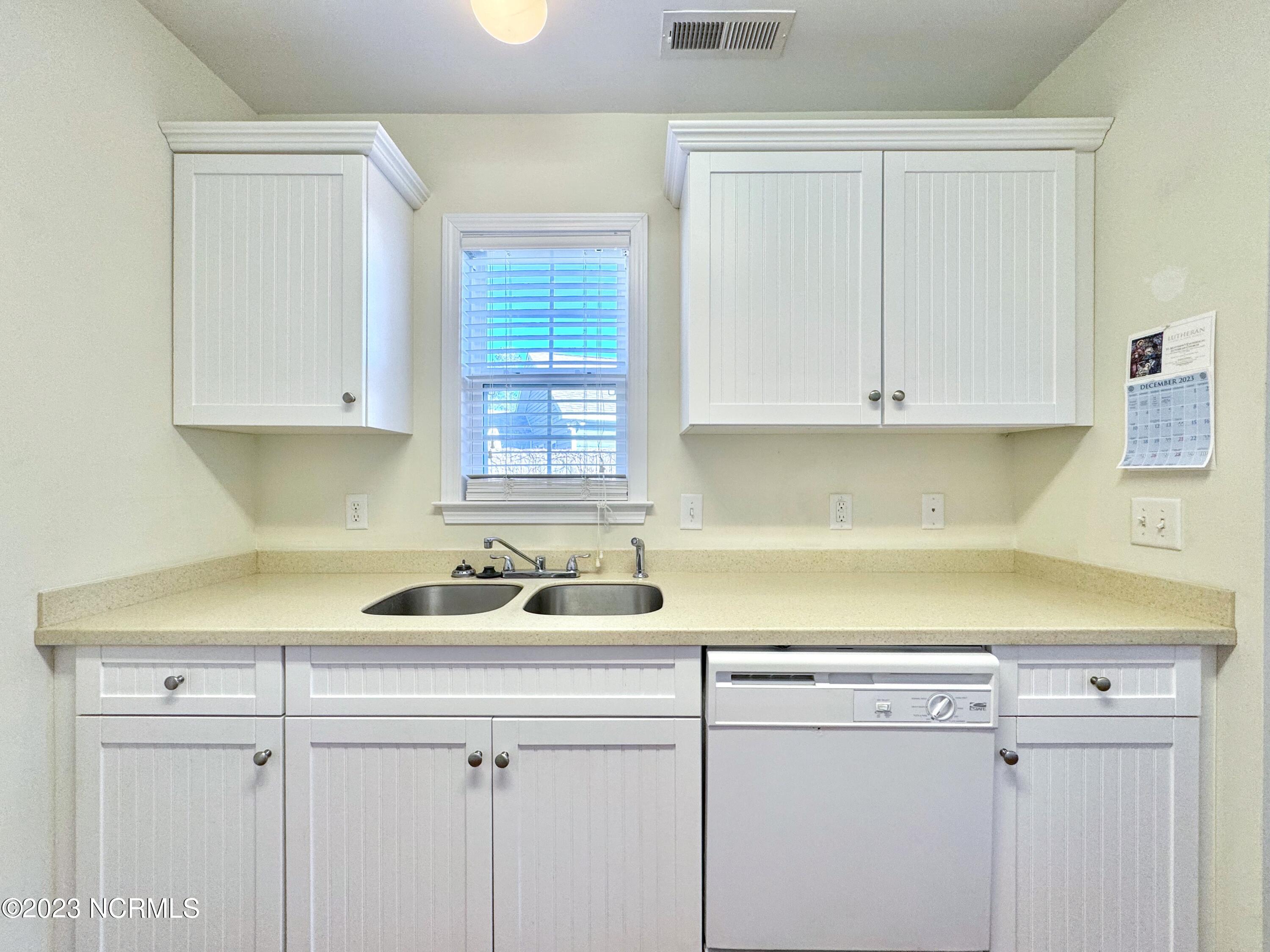 100546069 | Photo 22