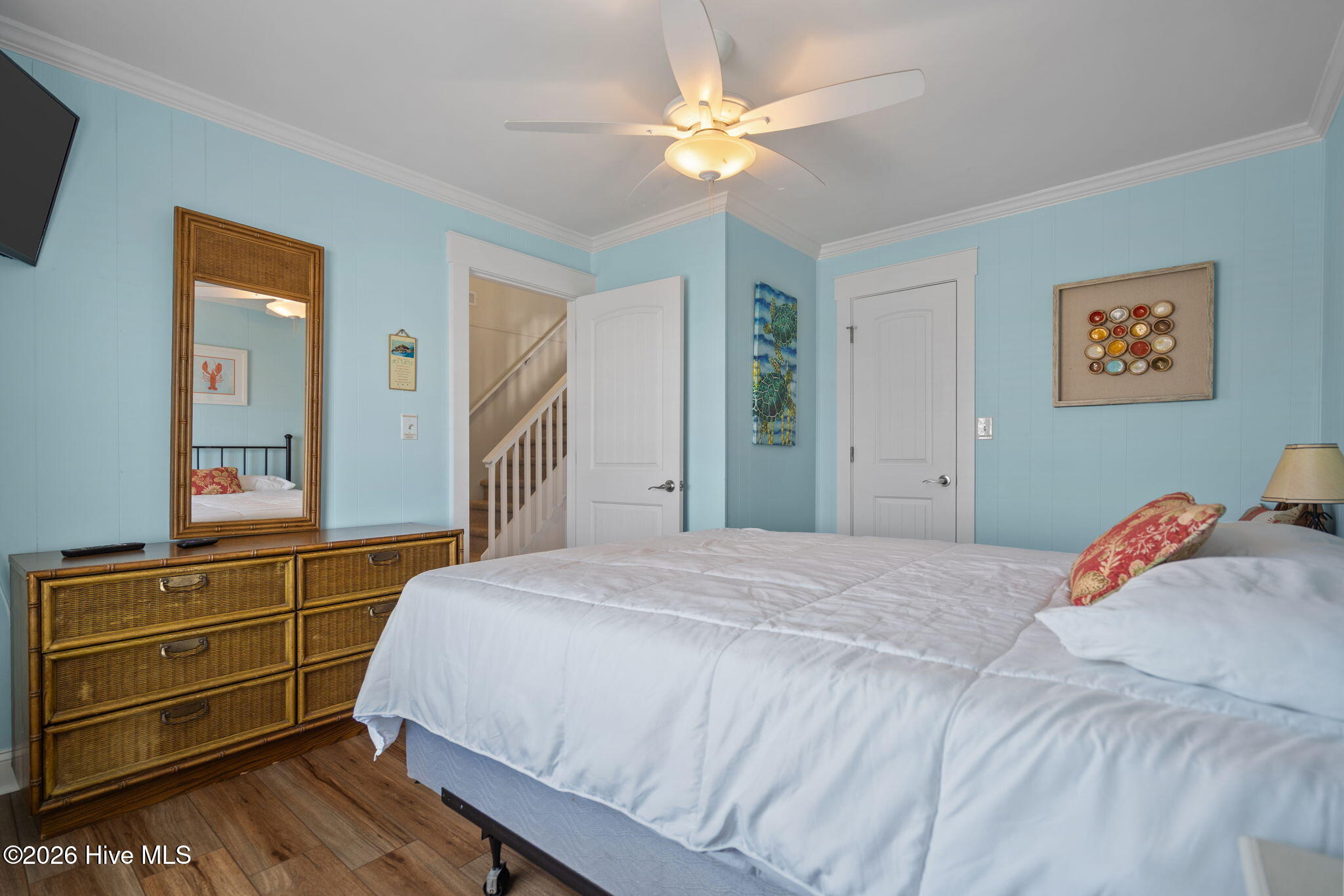 100568045 | Photo 22