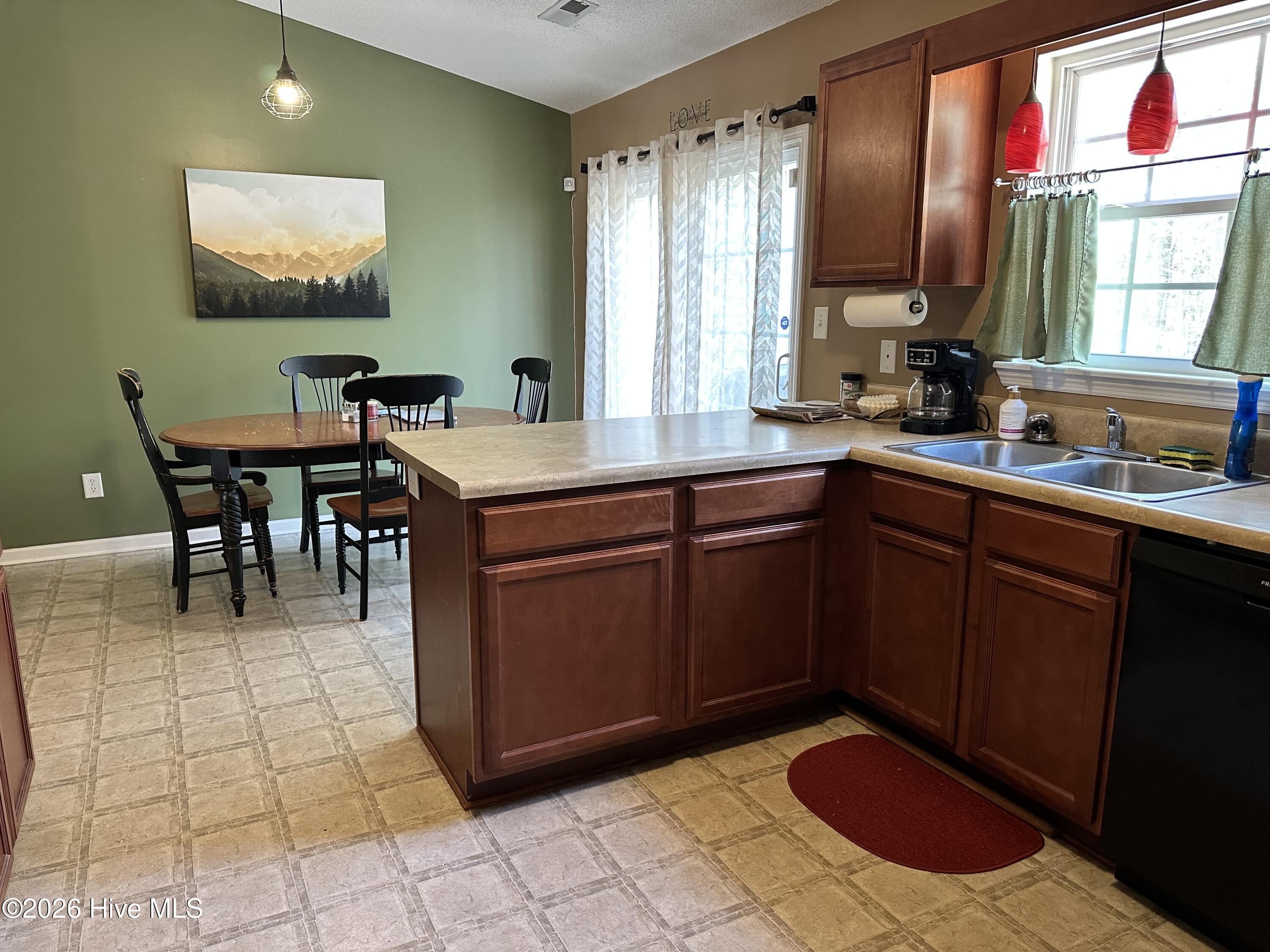 100566107 | Photo 10