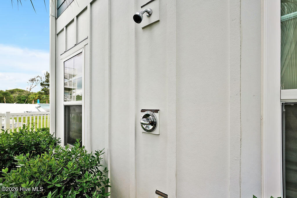 100561001 | Photo 37