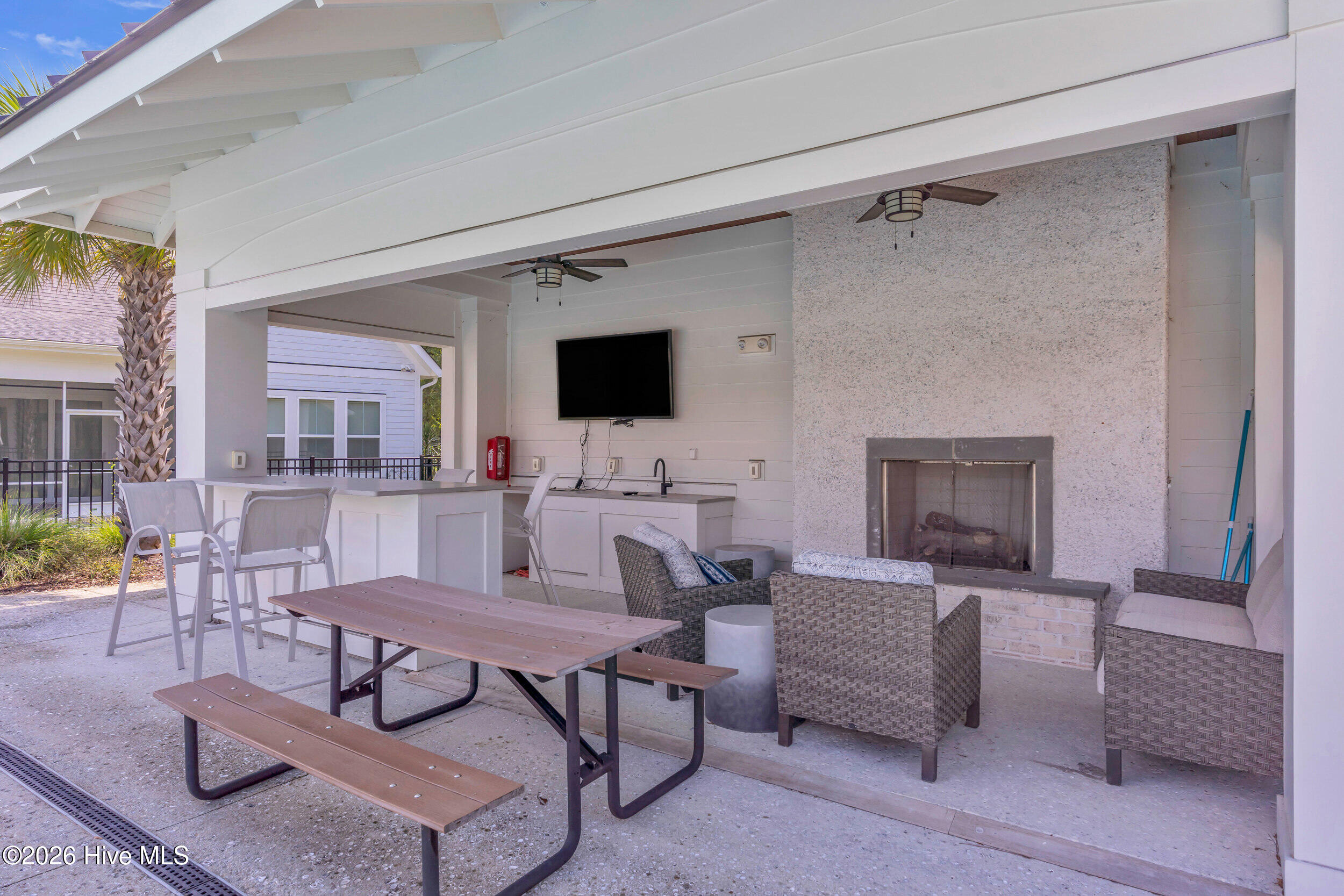 100562614 | Photo 34