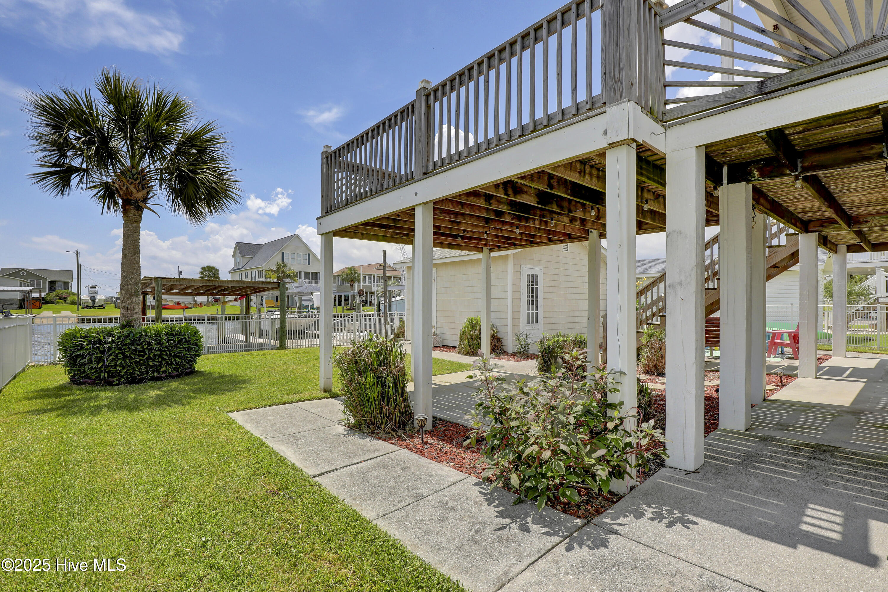 Homes for sale in Surf City, NC | 4069 4Th St, Surf City, NC 28445 | MLS# 100517491