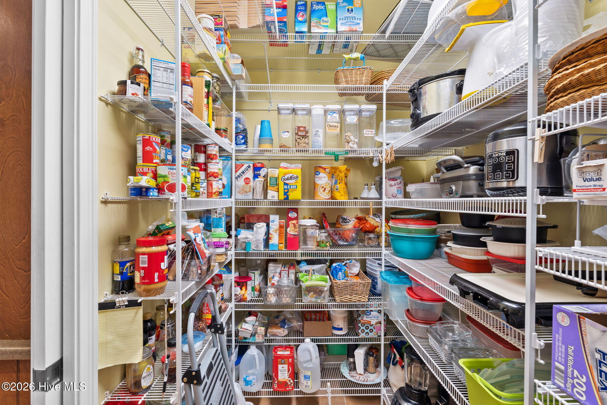 100566344 | Photo 45