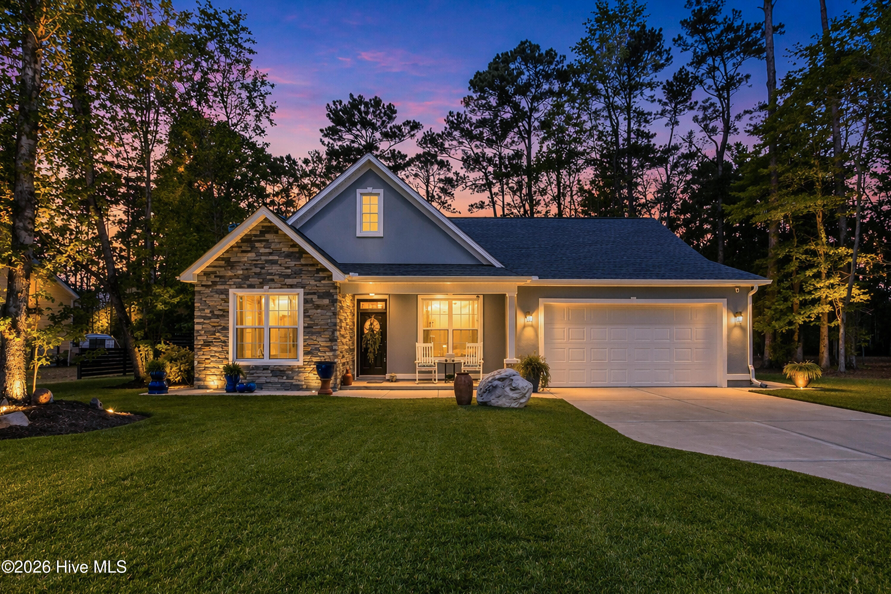 100563377 | Photo 45