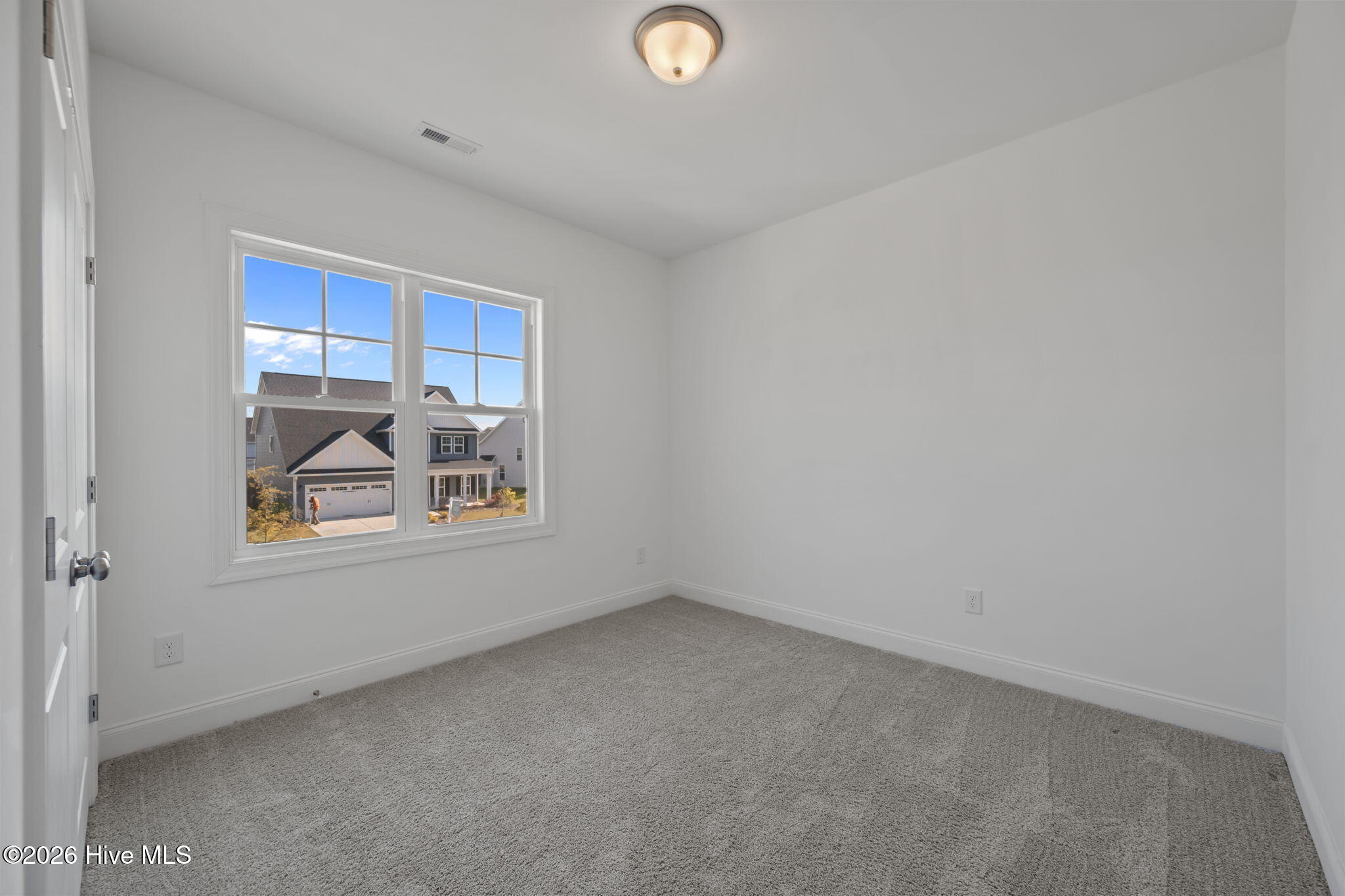 100567807 | Photo 49